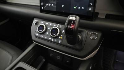 LAND ROVER DEFENDER 110