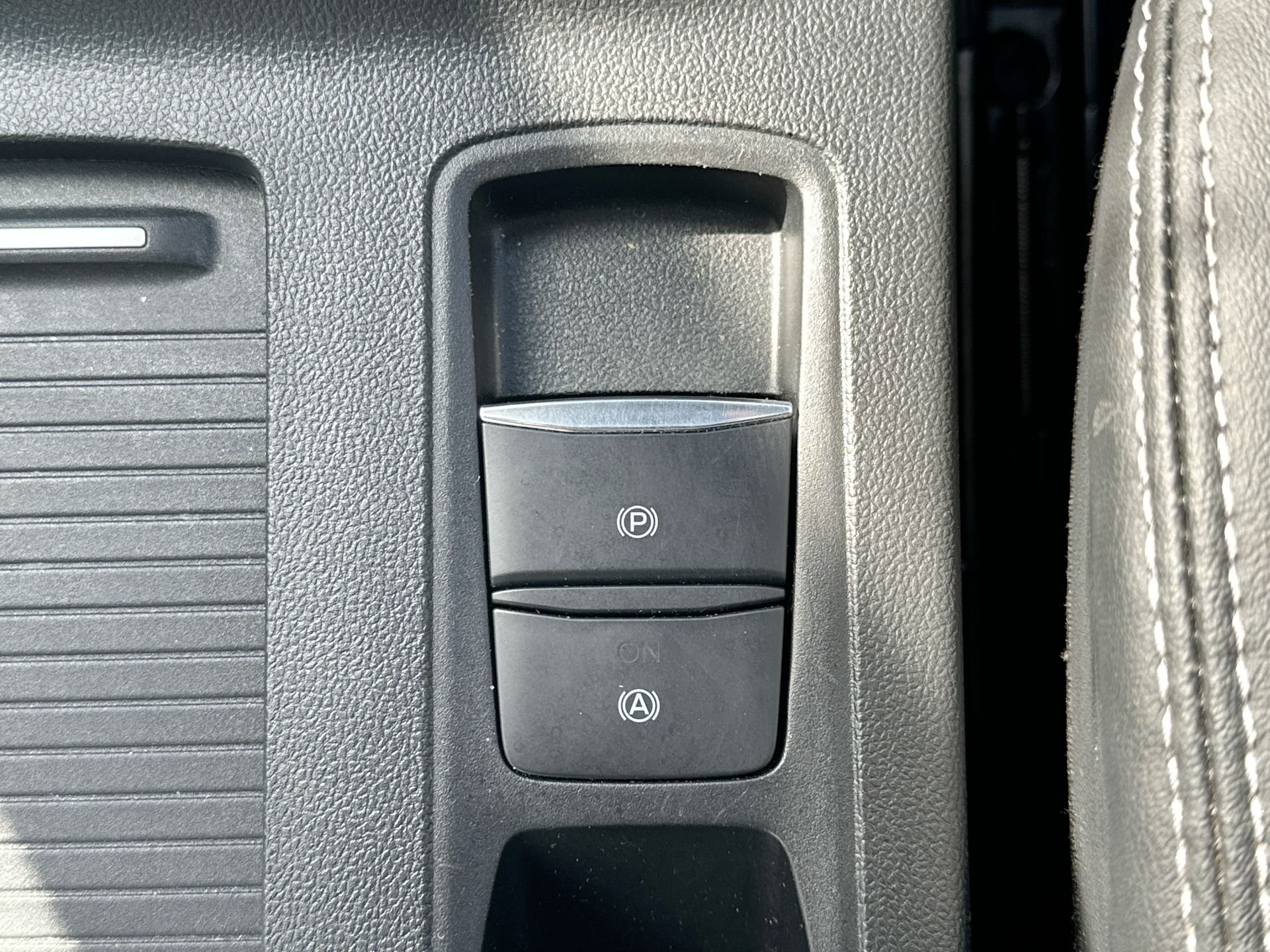 ECOBOOST HYBRID MHEV 155