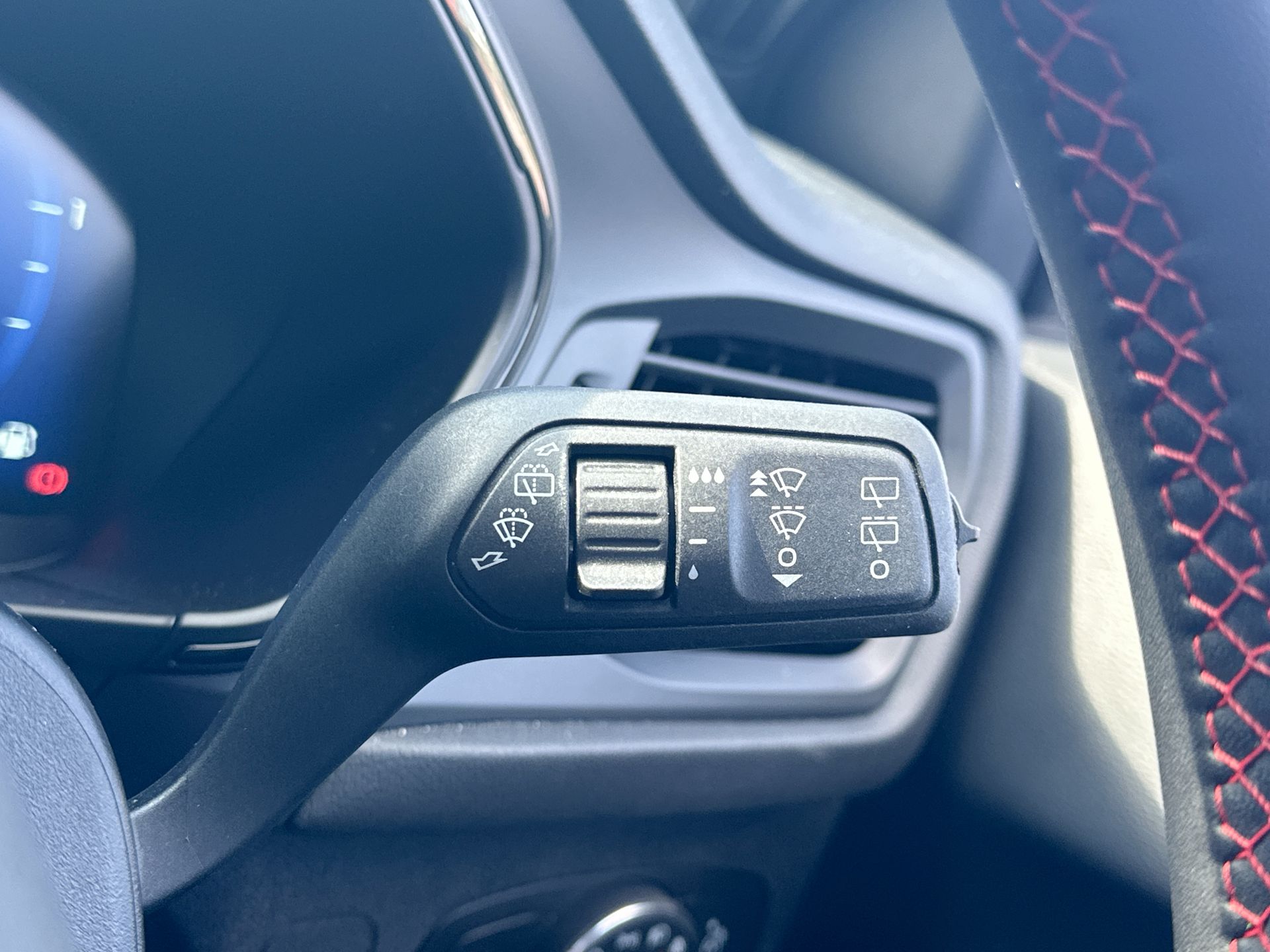 ECOBOOST HYBRID MHEV 155