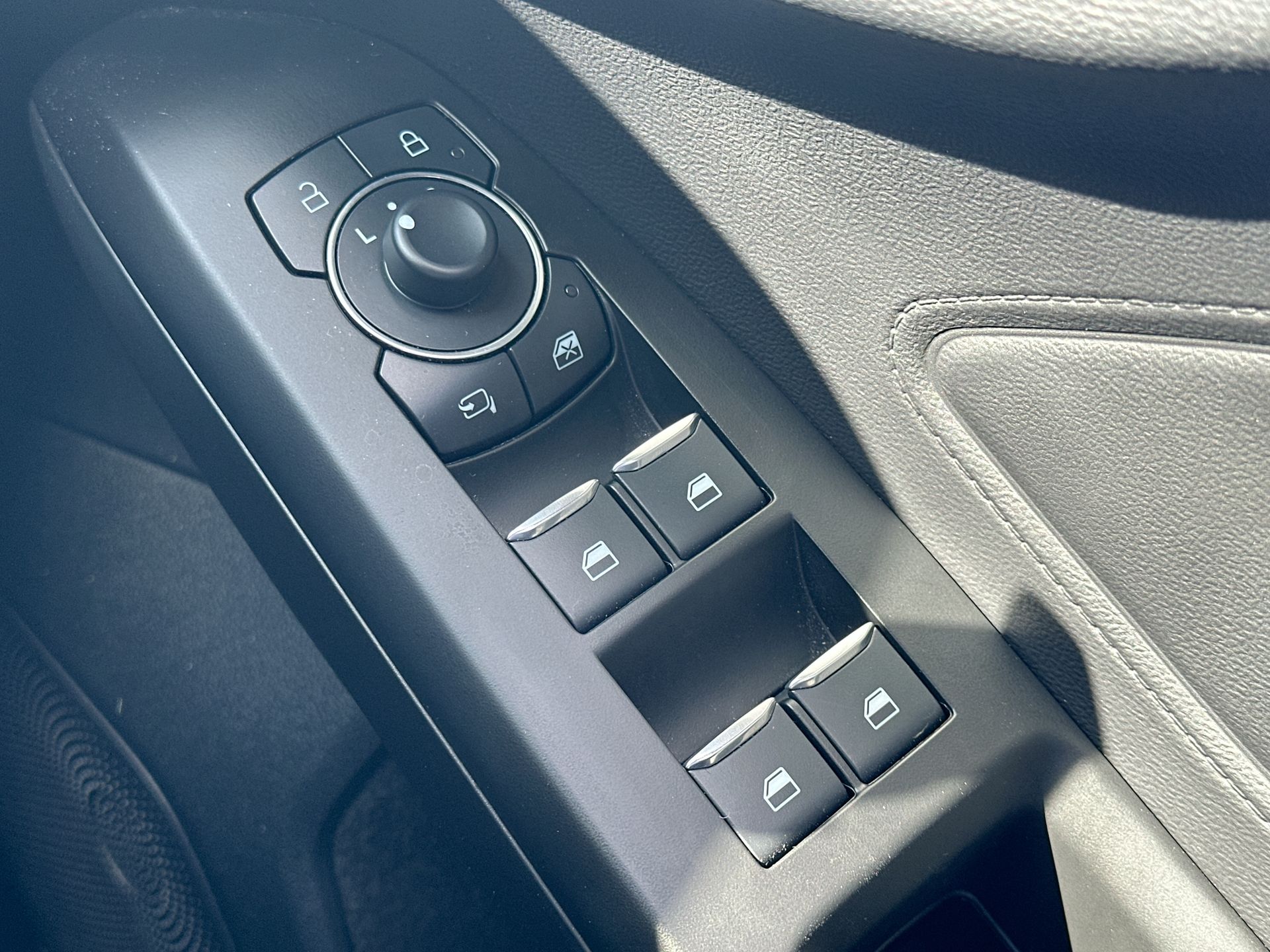 ECOBOOST HYBRID MHEV 155