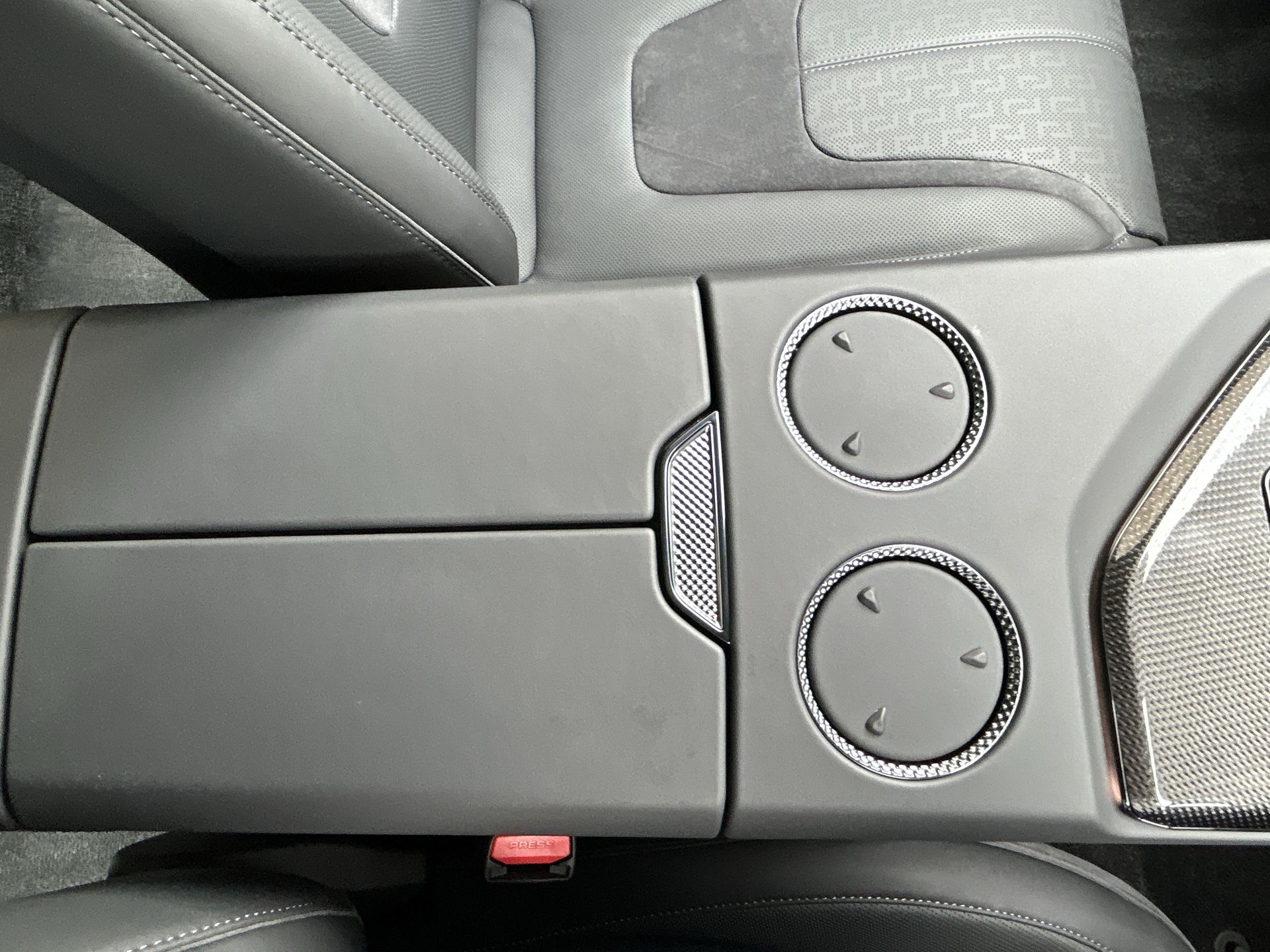EMEYA 450KW 600 GT 102KWH 4DR AUTO SALOON