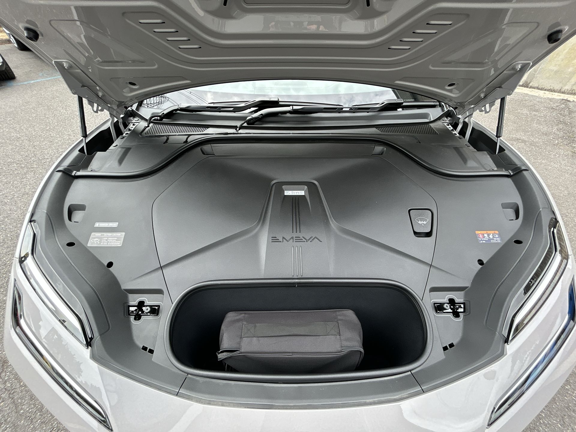 EMEYA 450KW 600 GT 102KWH 4DR AUTO SALOON