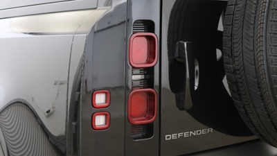 LAND ROVER DEFENDER 110