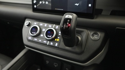 LAND ROVER DEFENDER 110