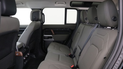LAND ROVER DEFENDER 110