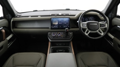 LAND ROVER DEFENDER 110