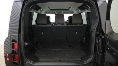 LAND ROVER DEFENDER 110