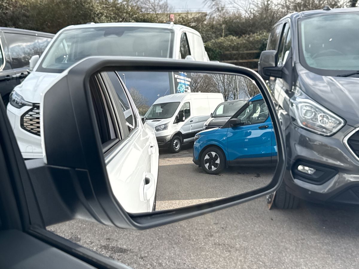 RANGER P703 PLATINUM DOUBLE CAB 3.0L ECOBLUE V6 240PS 4WD FT 10 SPEED AUTOMATIC