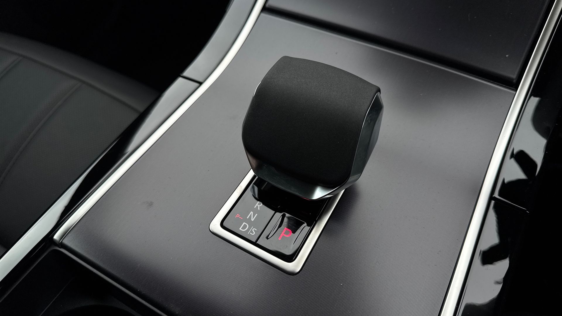 RANGE ROVER EVOQUE 1.5 P270E DYNAMIC SE 5DR AUTO [NI] HATCHBACK