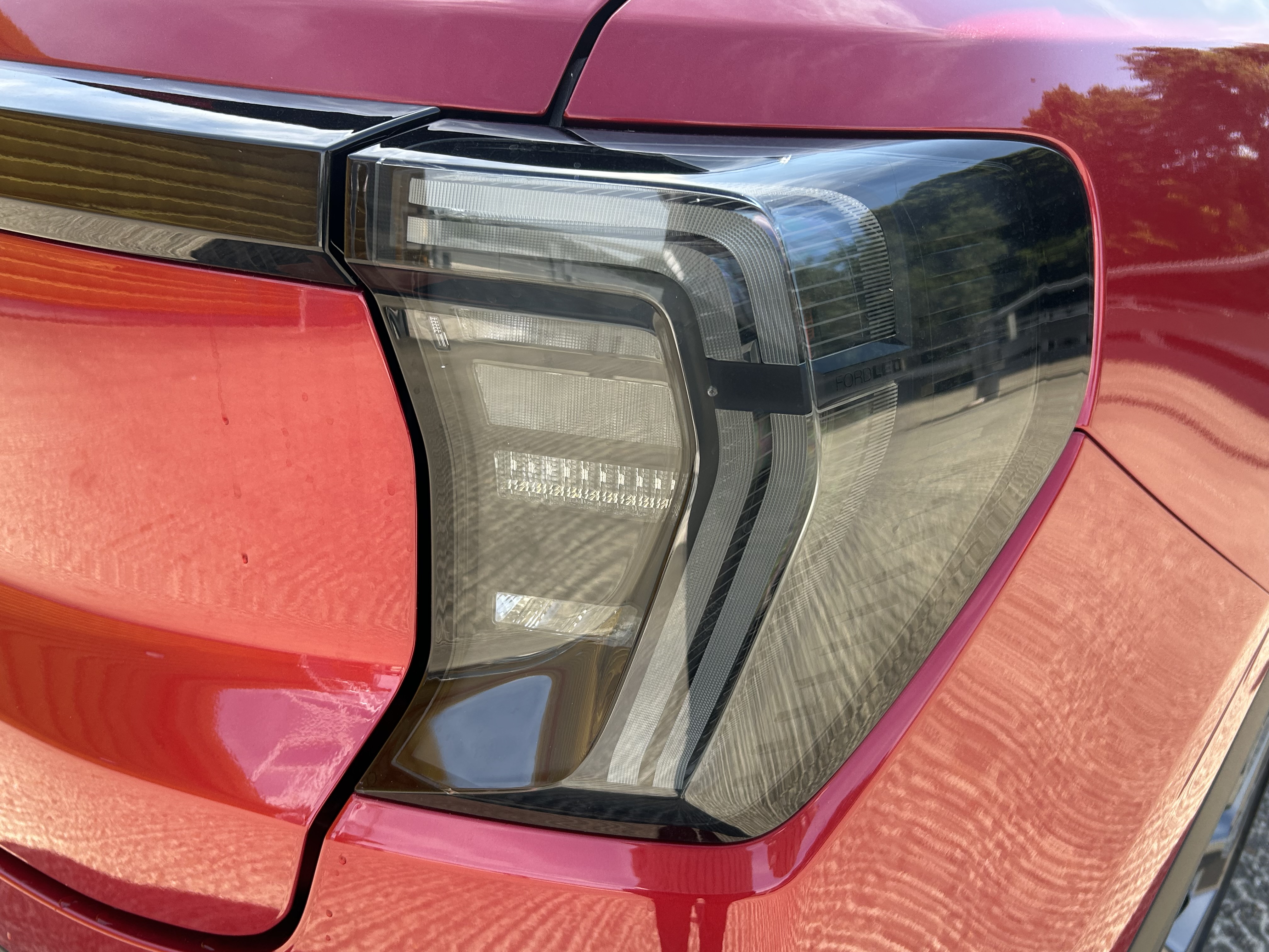FORD EXPLORER 210KW PREMIUM 77KWH 5DR AUTO