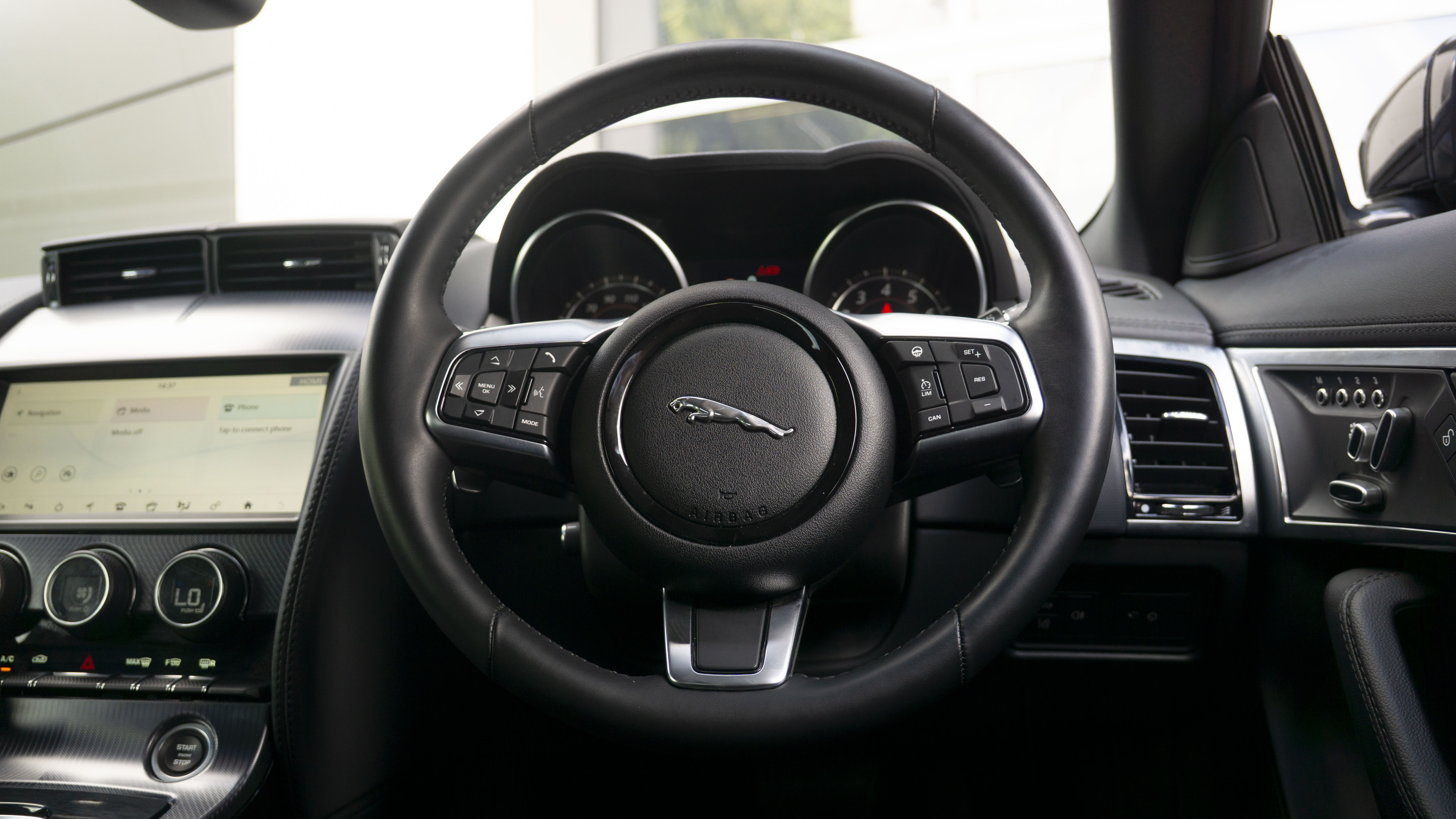 380 SUPERCHARGED V6 AWD