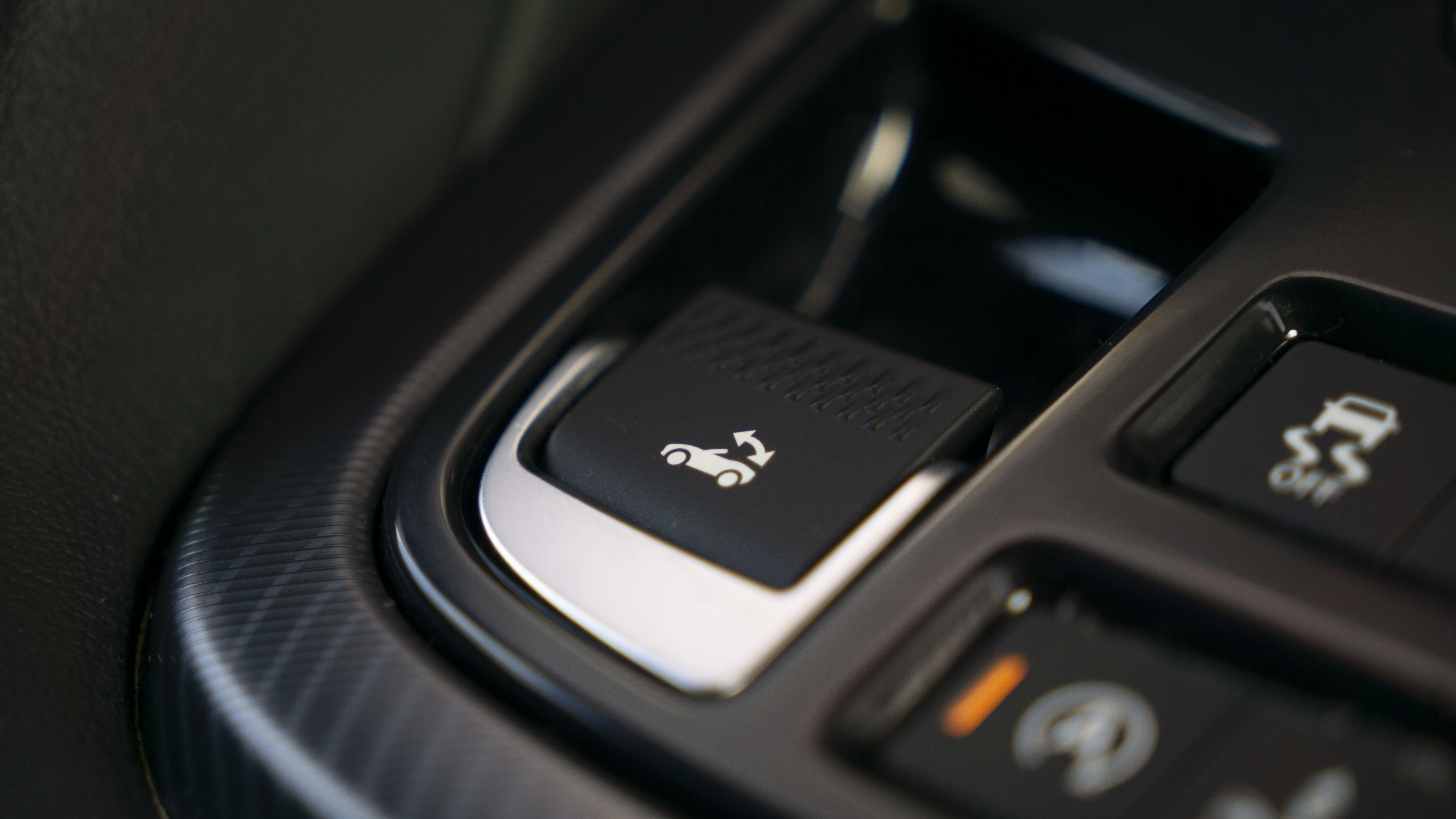 380 SUPERCHARGED V6 AWD