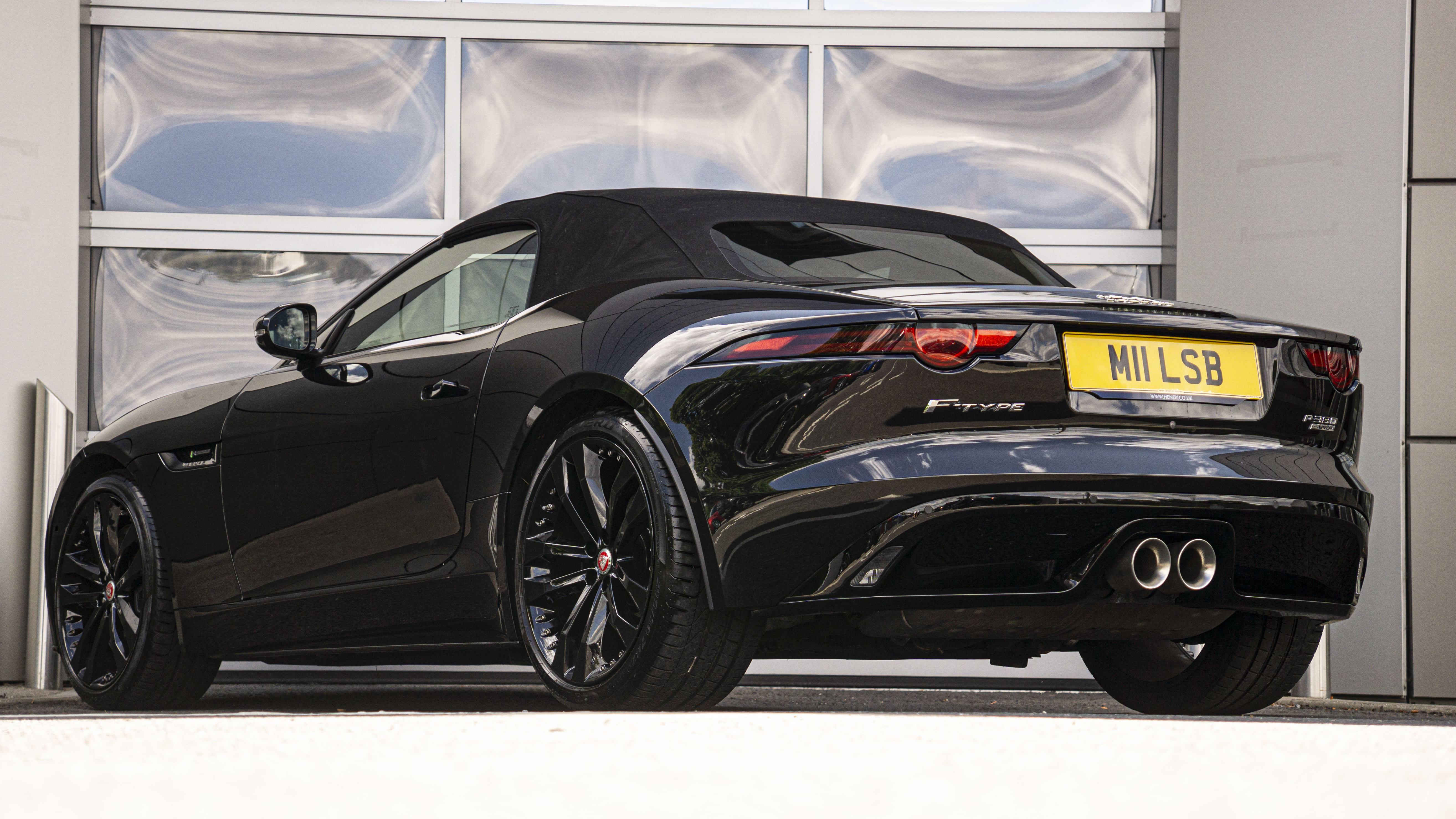 380 SUPERCHARGED V6 AWD