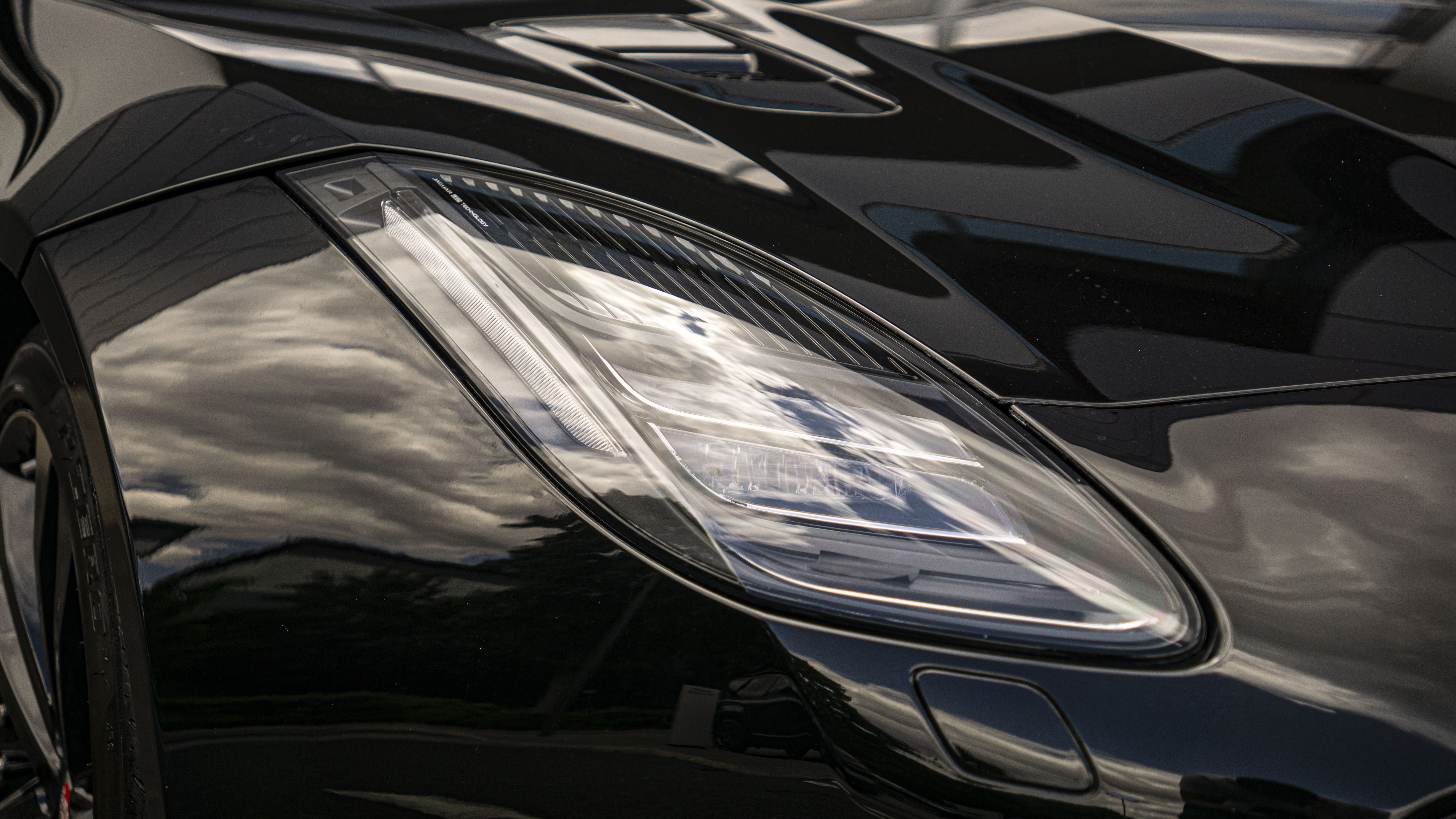 380 SUPERCHARGED V6 AWD