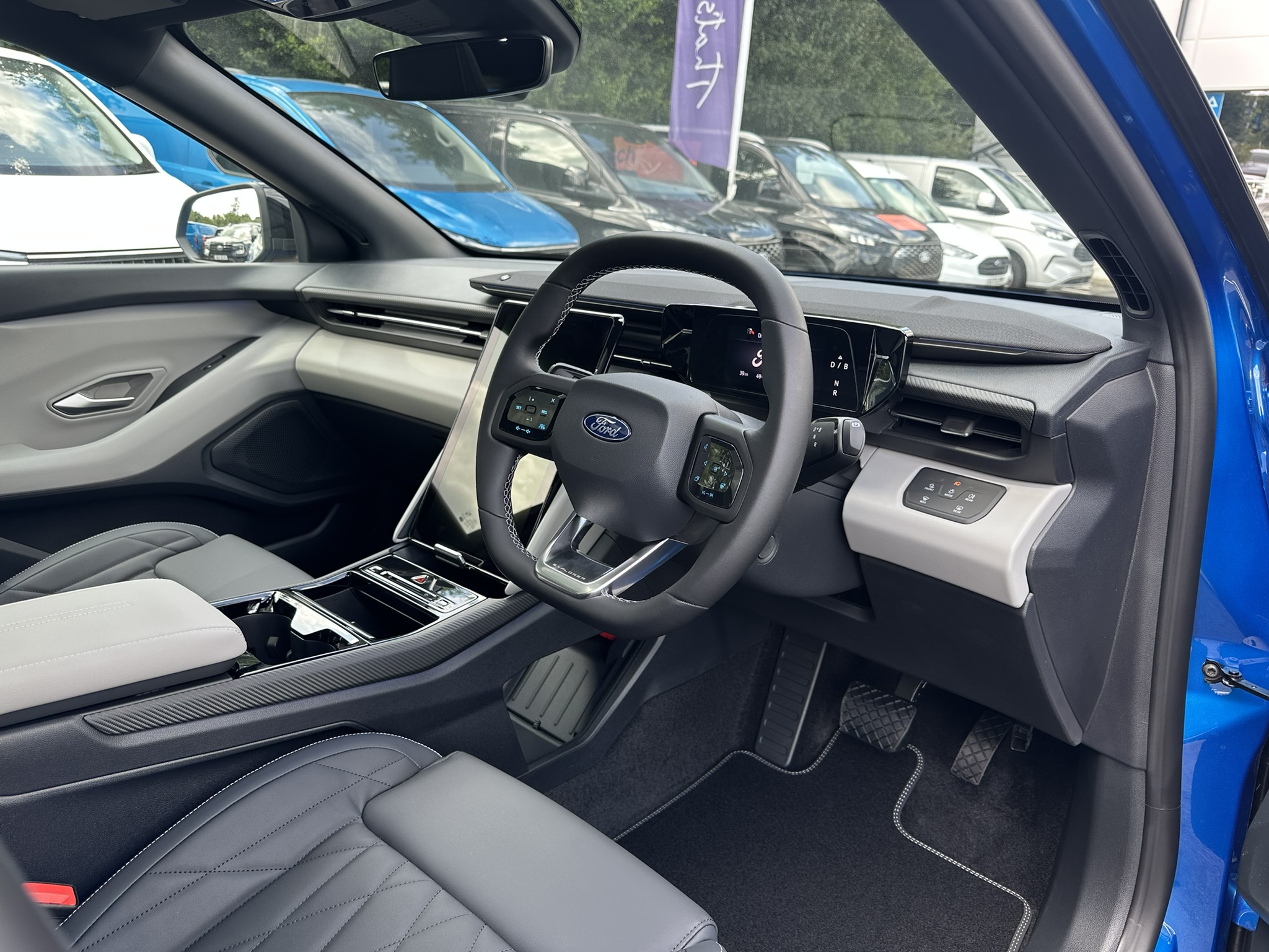 EXPLORER EV PREMIUM 5 DOOR 77KWH EXTENDED RANGE RWD 1 SPEED AUTOMATIC