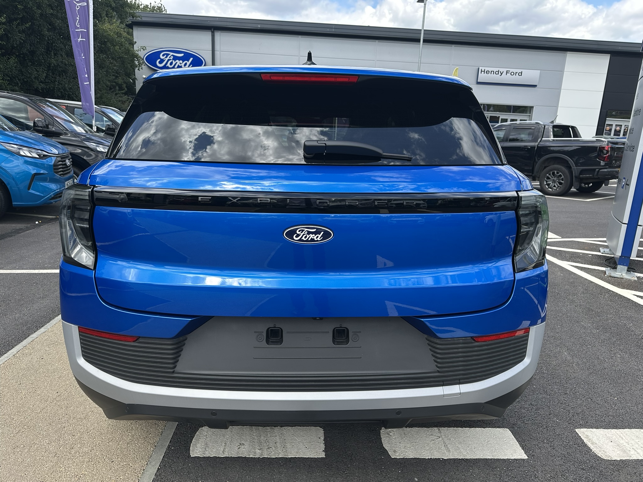 EXPLORER EV PREMIUM 5 DOOR 77KWH EXTENDED RANGE RWD 1 SPEED AUTOMATIC