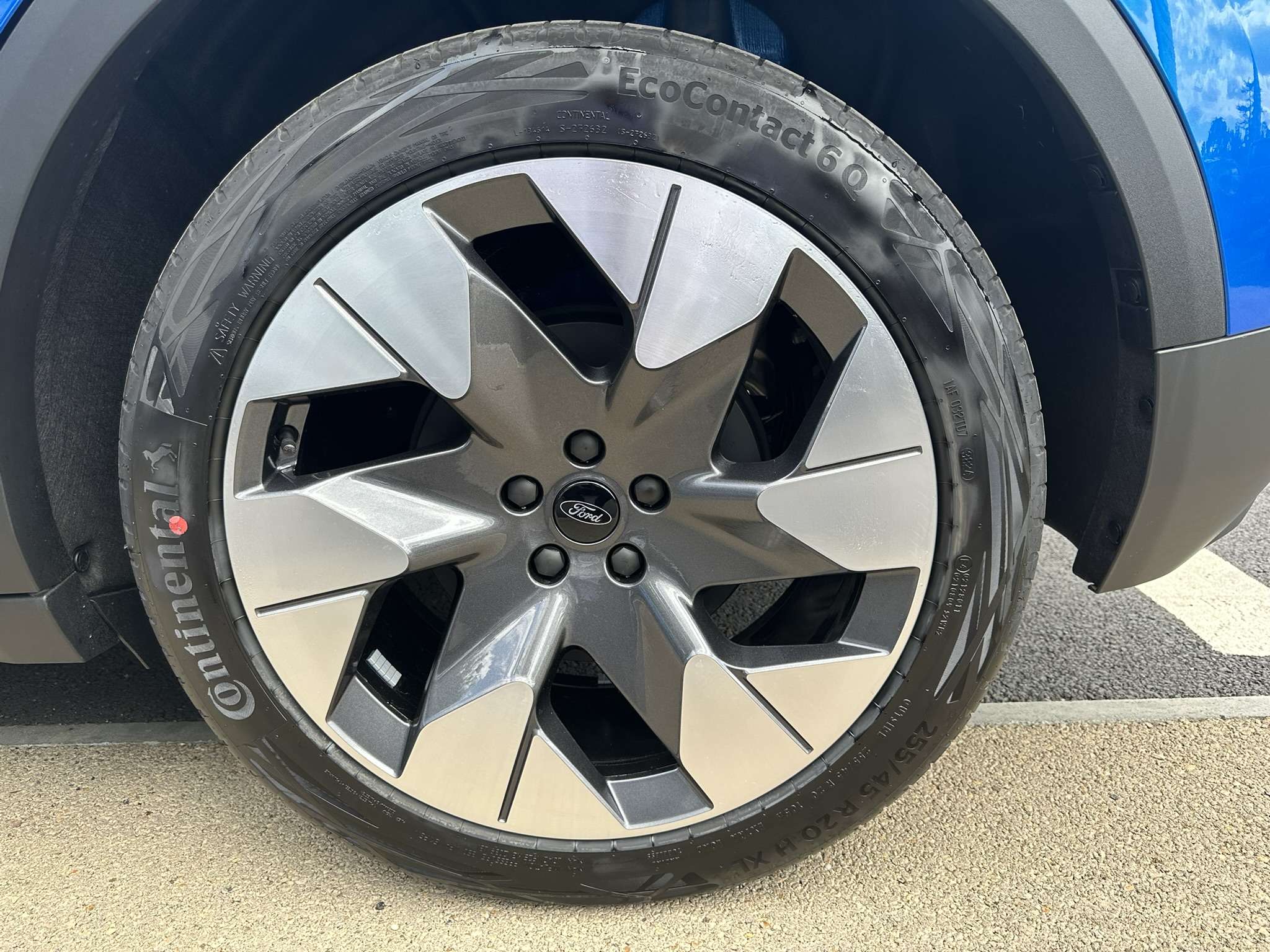 EXPLORER EV PREMIUM 5 DOOR 77KWH EXTENDED RANGE RWD 1 SPEED AUTOMATIC