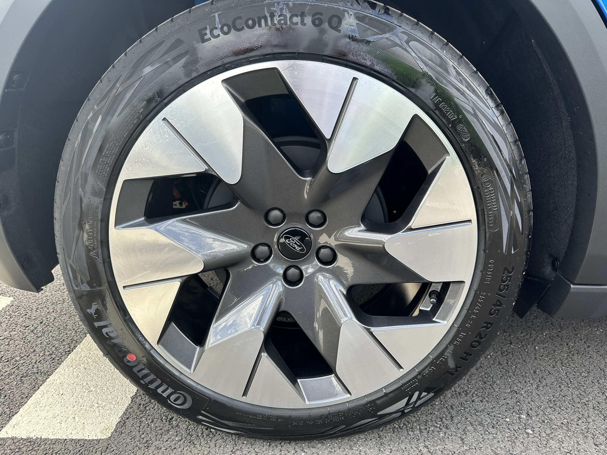 EXPLORER EV PREMIUM 5 DOOR 77KWH EXTENDED RANGE RWD 1 SPEED AUTOMATIC