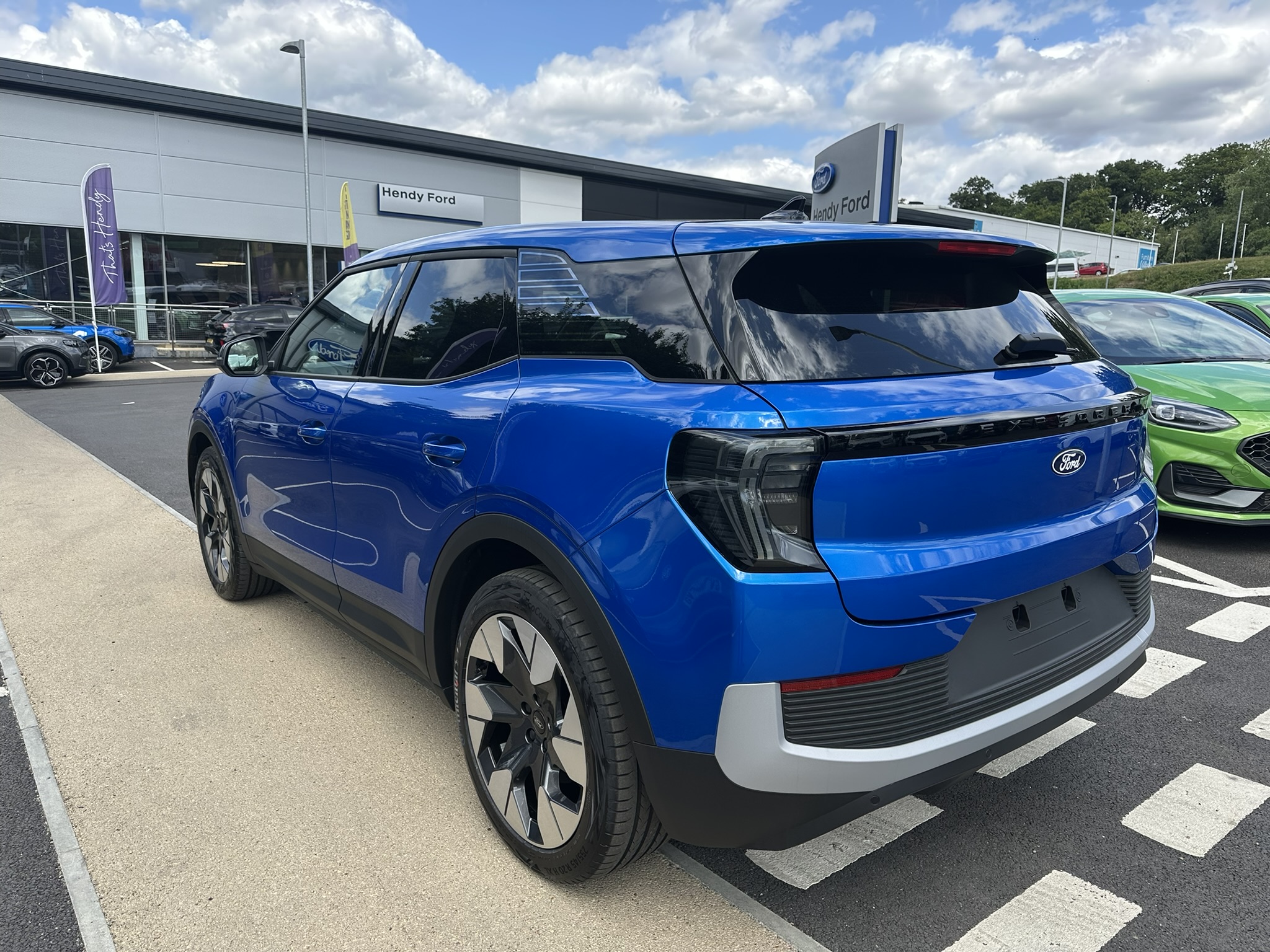 EXPLORER EV PREMIUM 5 DOOR 77KWH EXTENDED RANGE RWD 1 SPEED AUTOMATIC