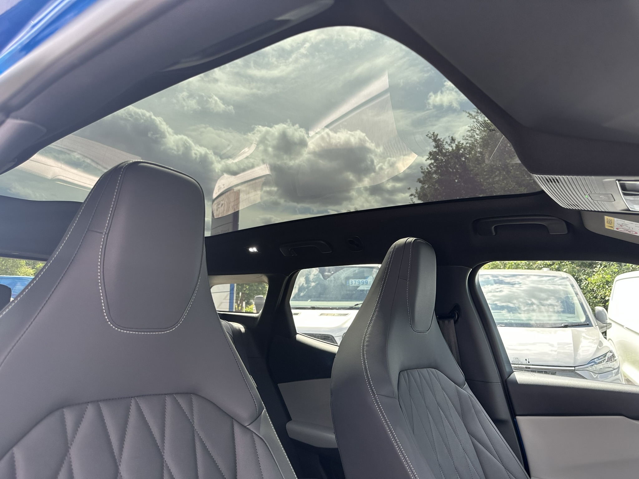 EXPLORER EV PREMIUM 5 DOOR 77KWH EXTENDED RANGE RWD 1 SPEED AUTOMATIC