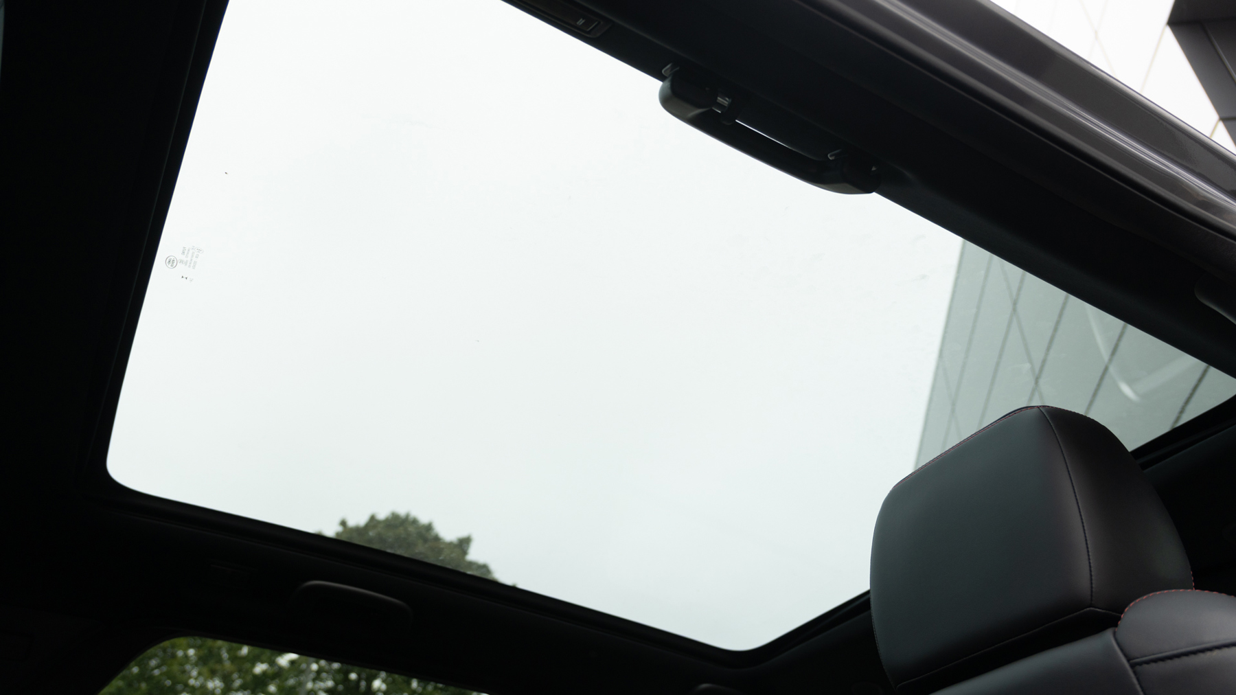 Land Rover DISCOVERY SPORT, SUV, Eiger Grey .