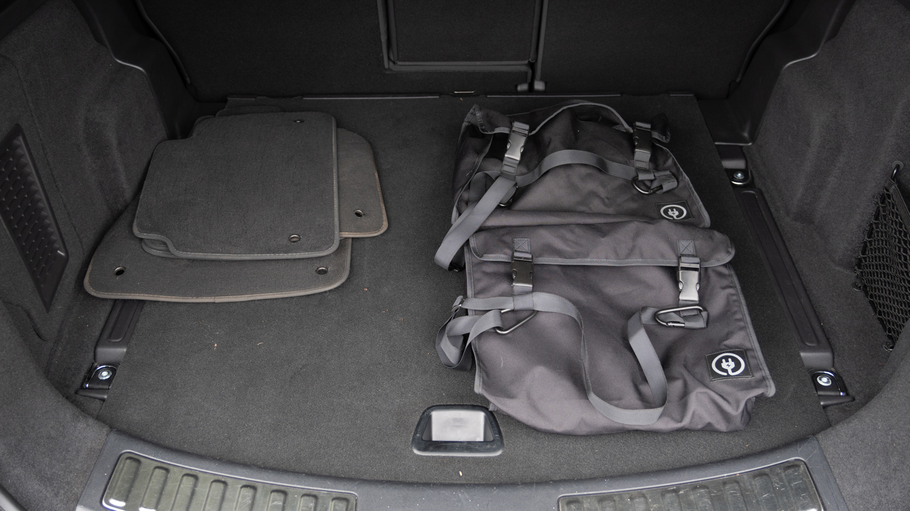 Land Rover DISCOVERY SPORT, SUV, Eiger Grey .