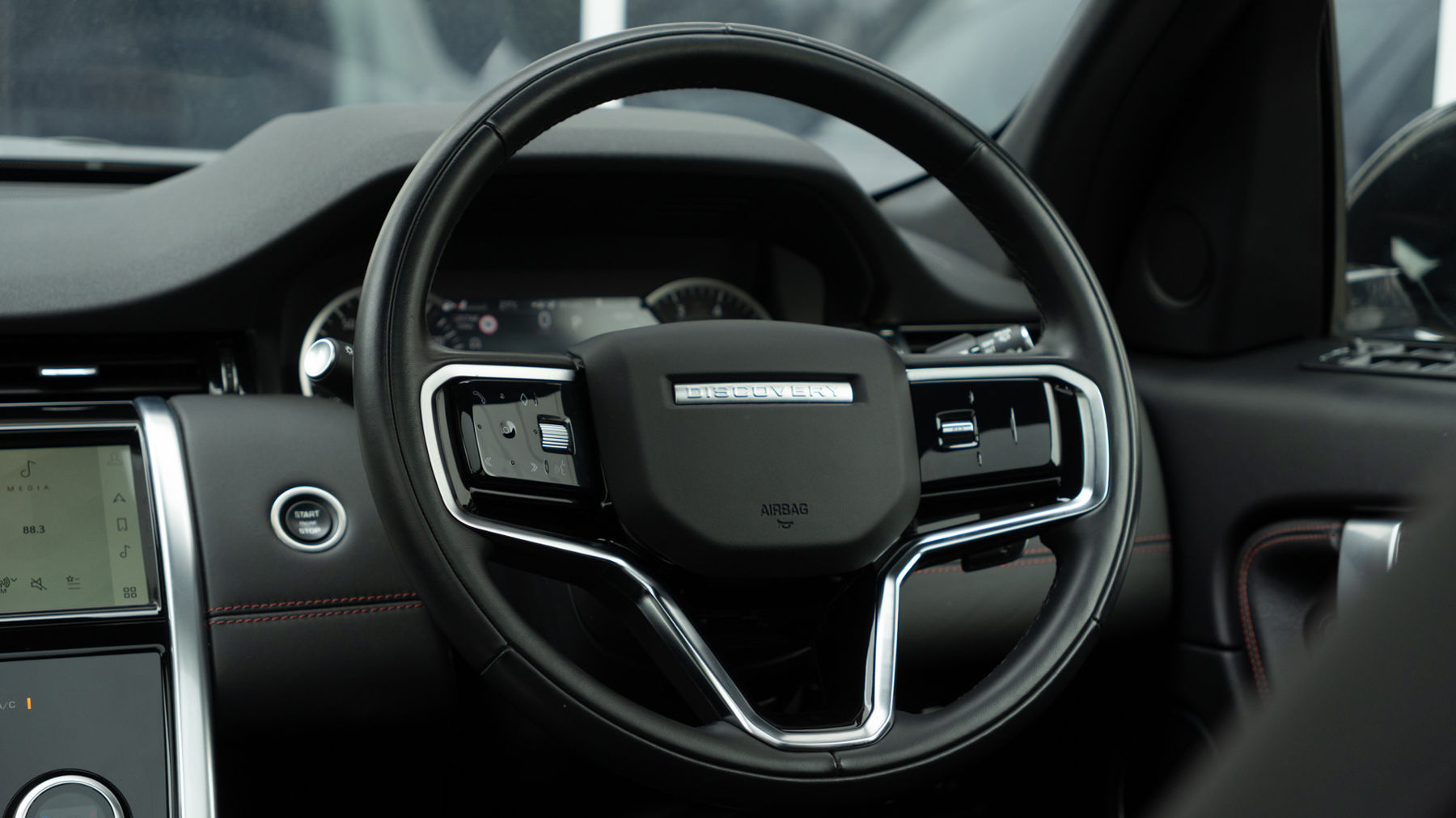 Land Rover DISCOVERY SPORT, SUV, Eiger Grey .