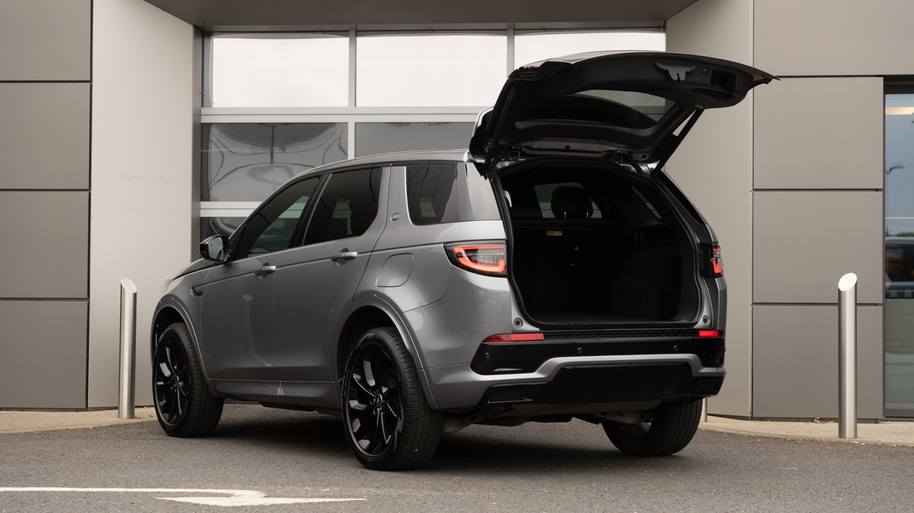 Land Rover DISCOVERY SPORT, SUV, Eiger Grey .