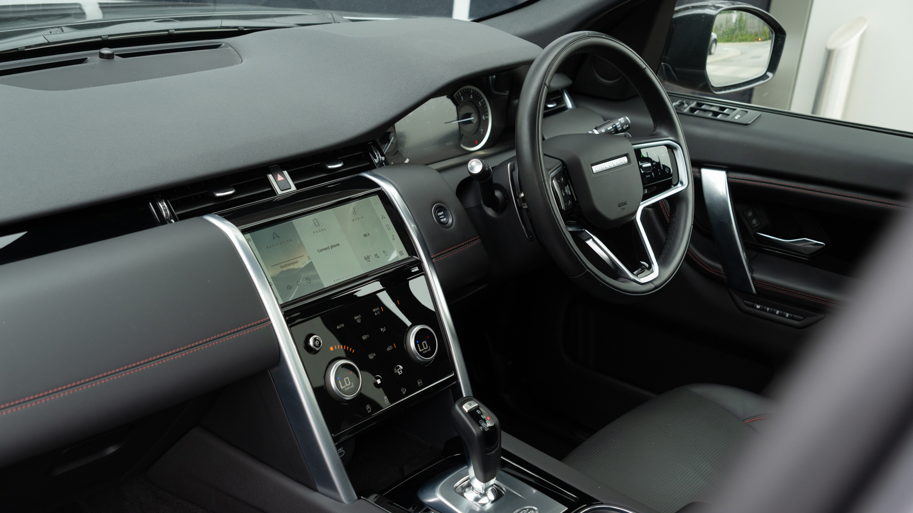 Land Rover DISCOVERY SPORT, SUV, Eiger Grey .