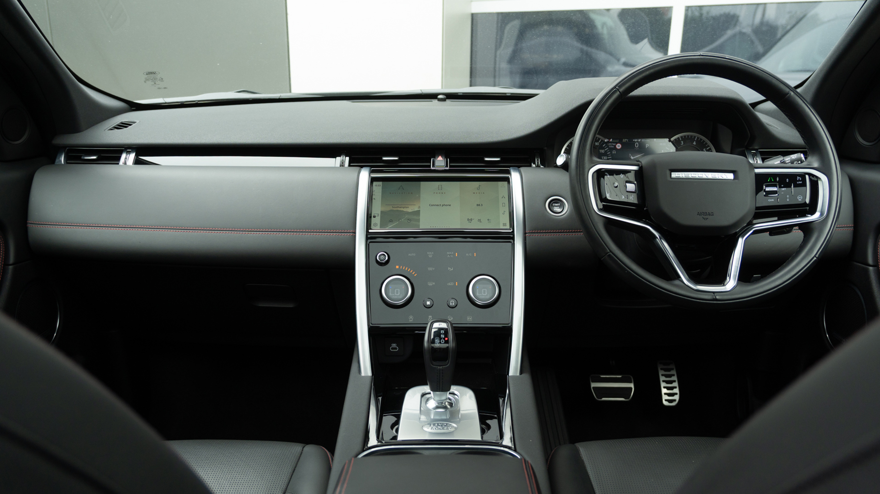 Land Rover DISCOVERY SPORT, SUV, Eiger Grey .