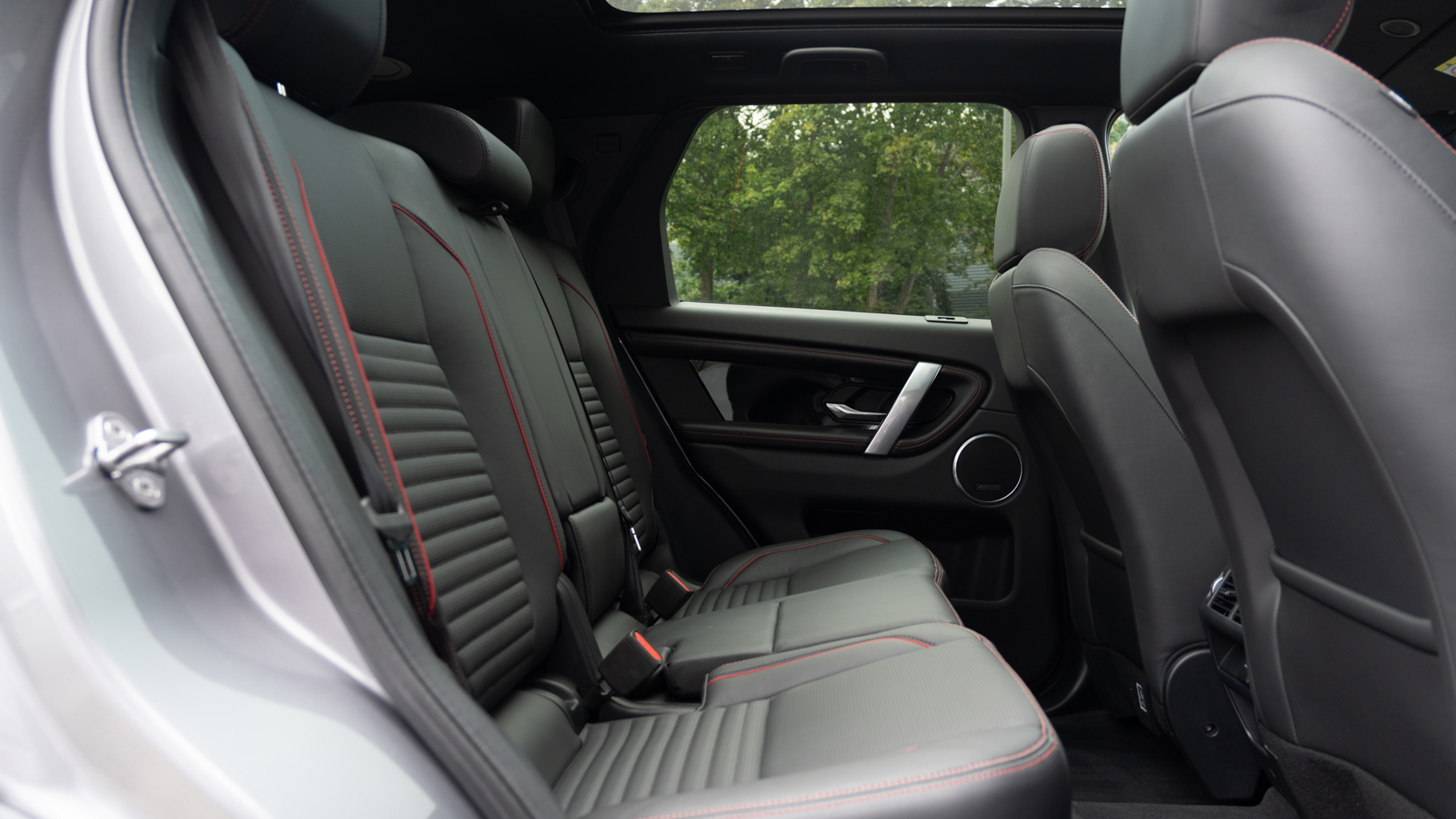 Land Rover DISCOVERY SPORT, SUV, Eiger Grey .
