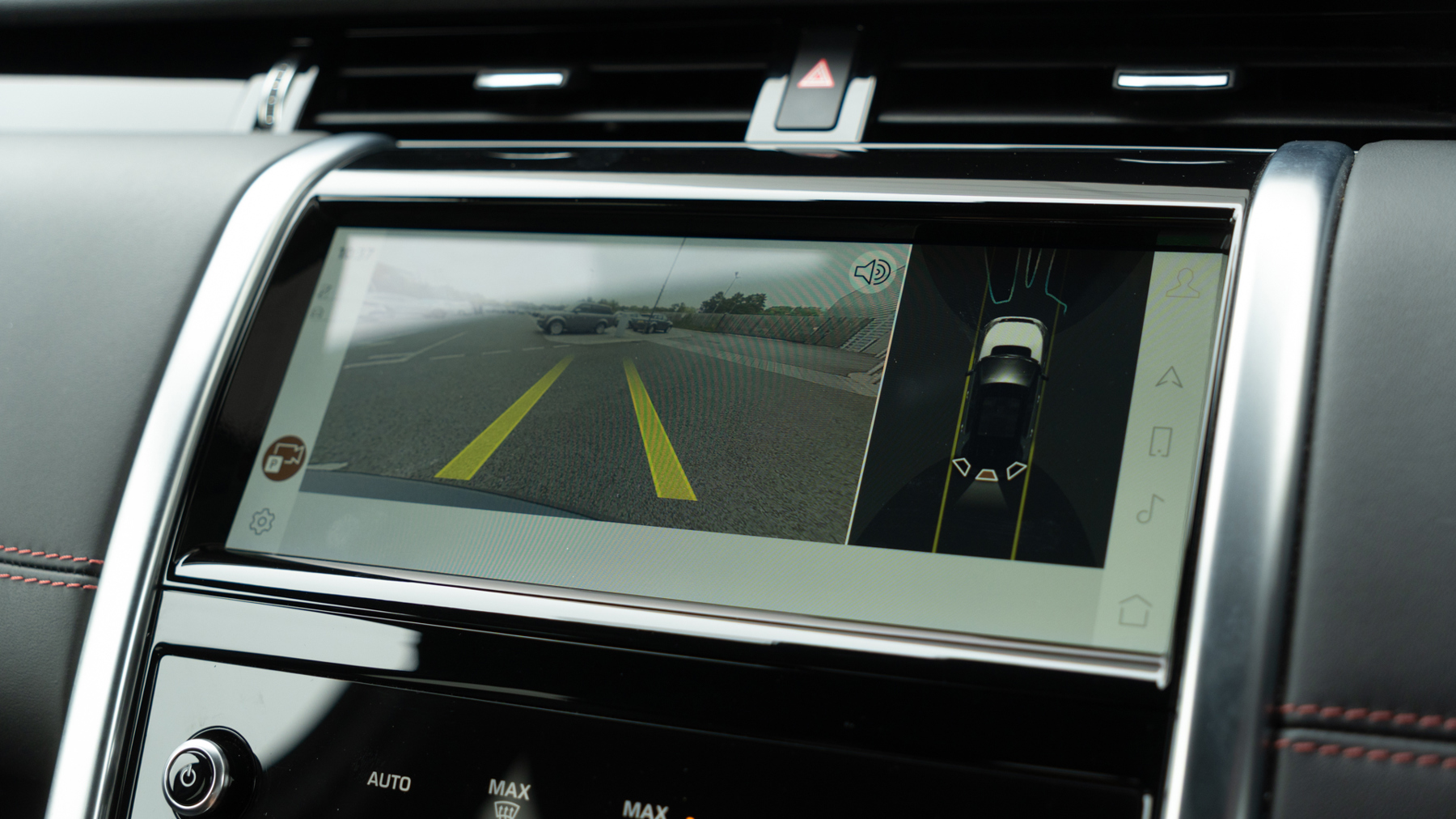 Land Rover DISCOVERY SPORT, SUV, Eiger Grey .