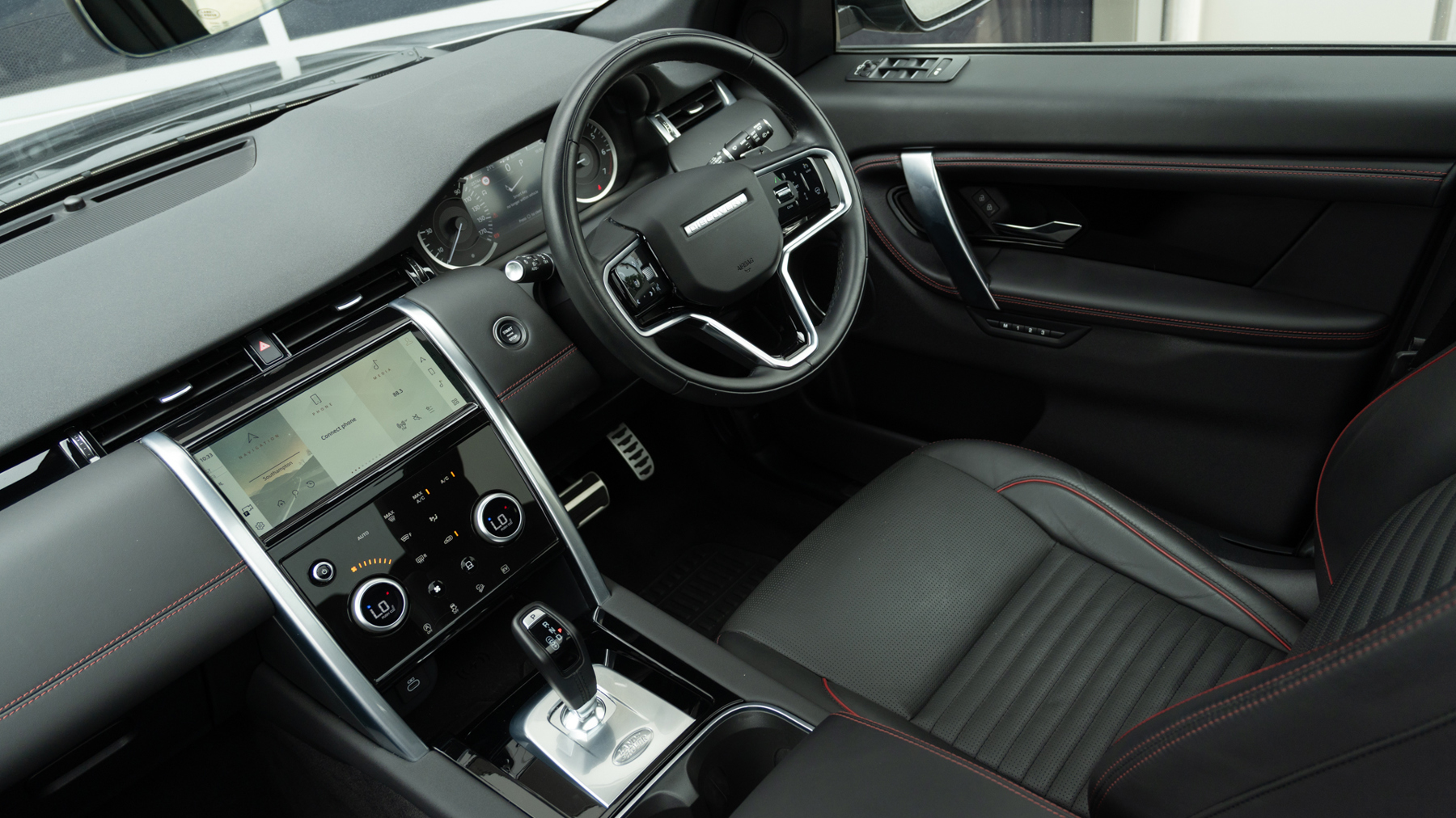 Land Rover DISCOVERY SPORT, SUV, Eiger Grey .