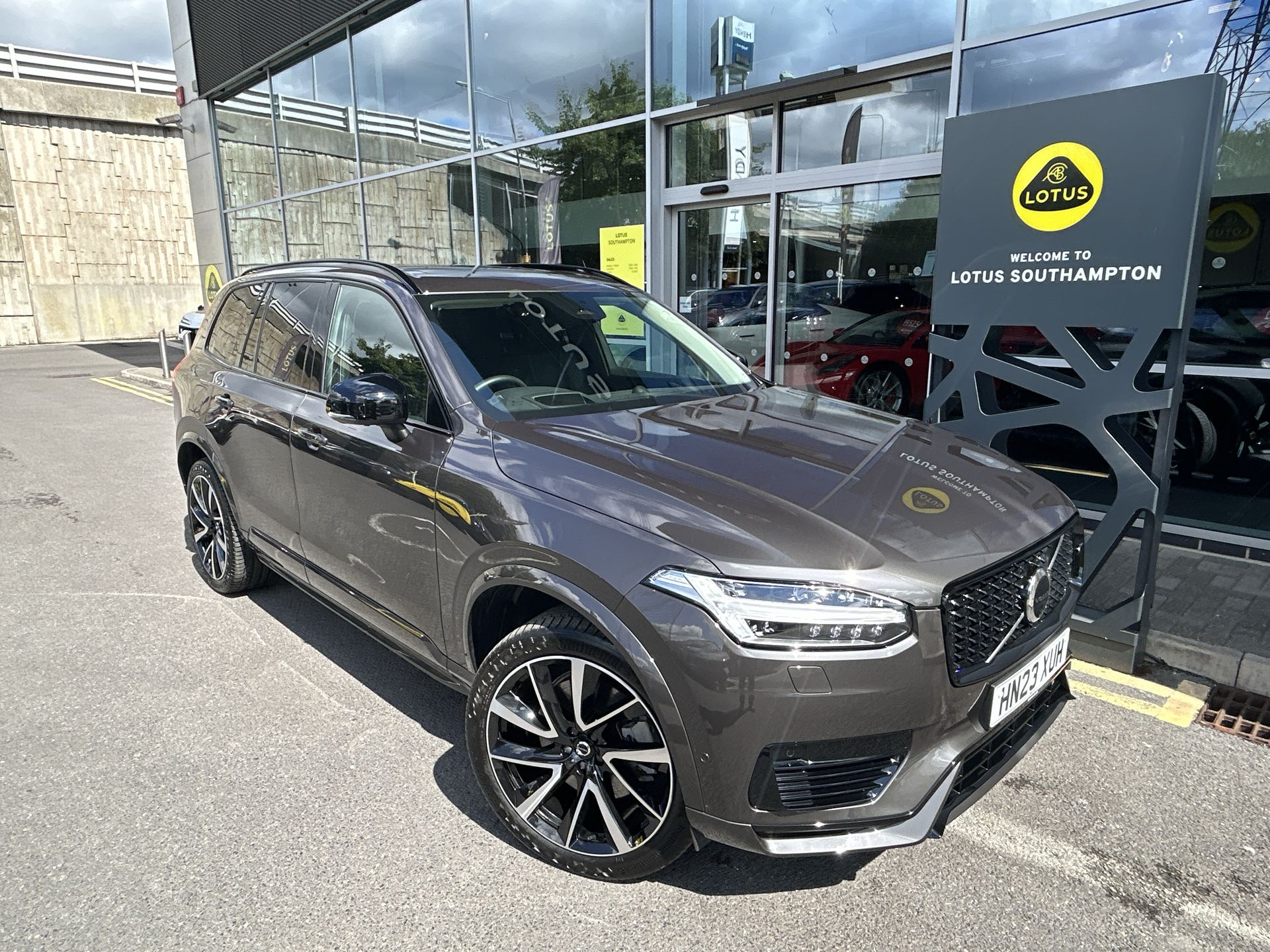 T8 455 RC PHEV DARK AWD GTRON