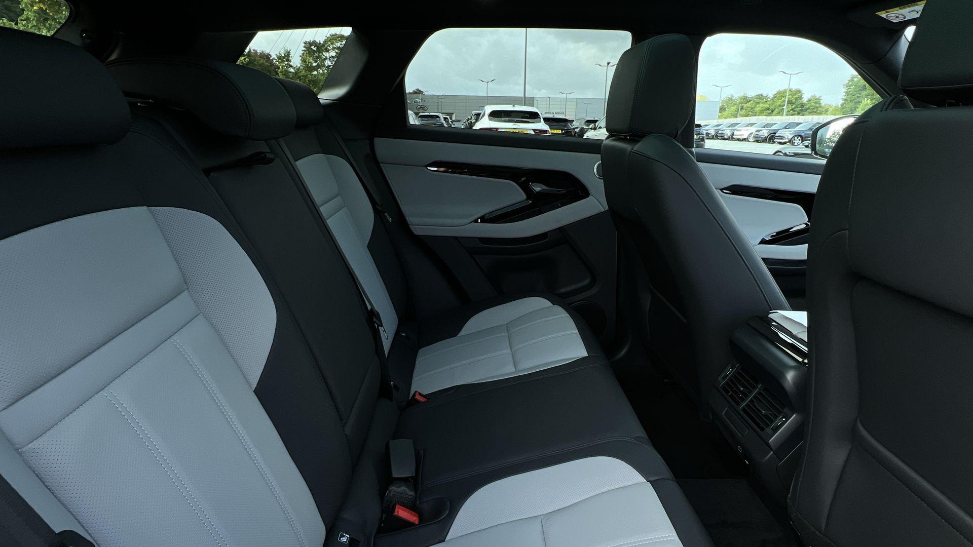 RANGE ROVER EVOQUE 1.5 P270E EDITION 5DR AUTO HATCHBACK