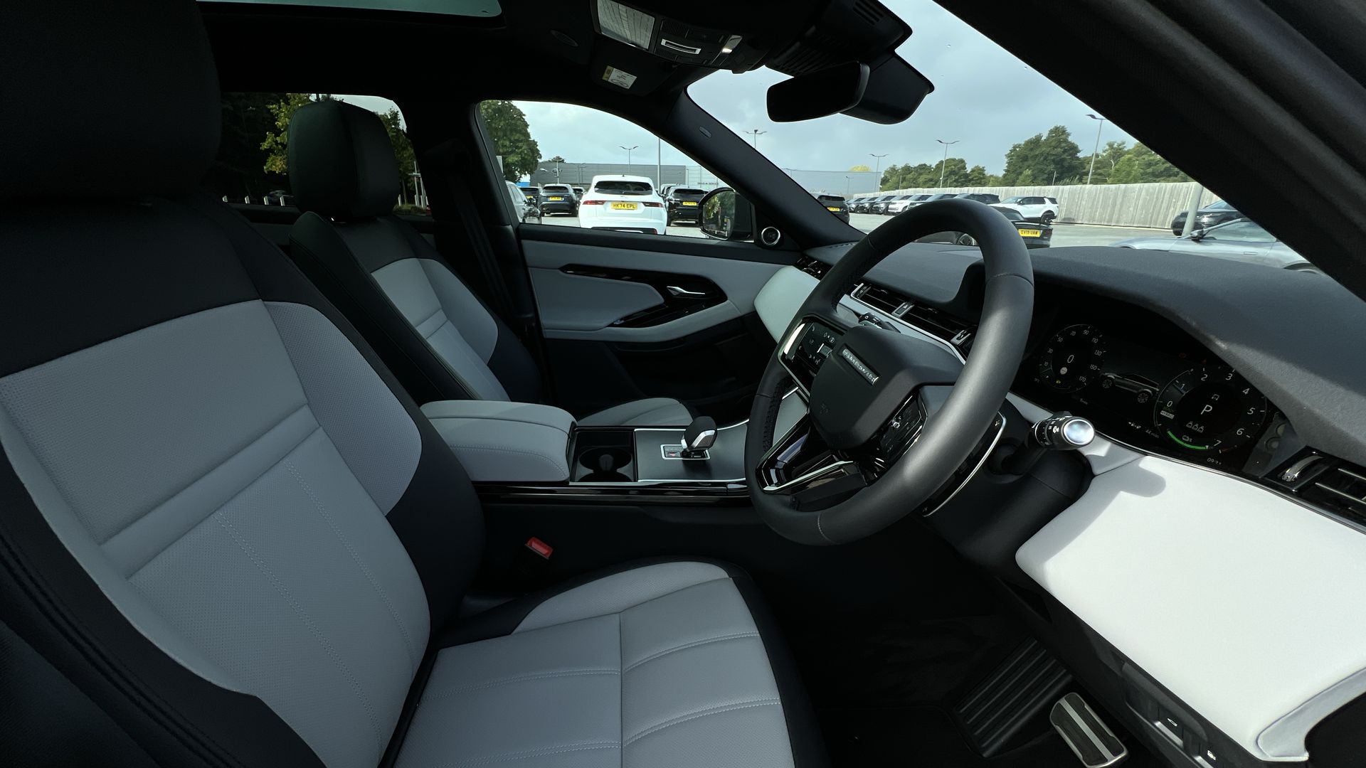 RANGE ROVER EVOQUE 1.5 P270E EDITION 5DR AUTO HATCHBACK