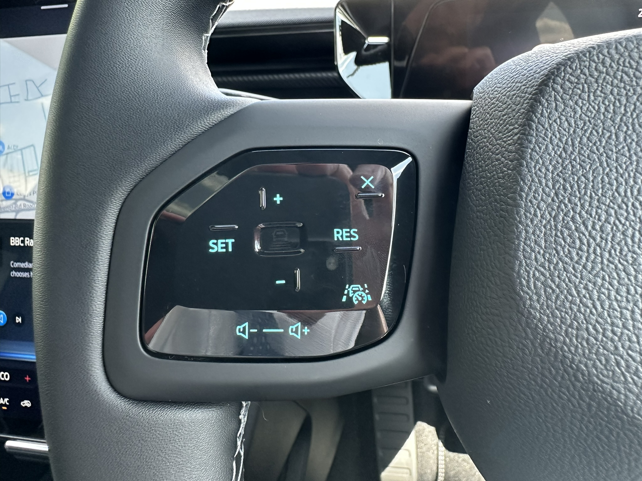 CAPRI PREMIUM 5 DOOR 77KWH EXTENDED RANGE RWD 1 SPEED AUTOMATIC