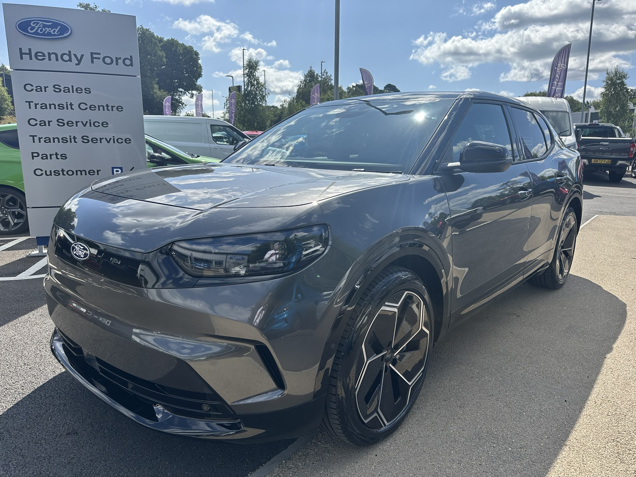 CAPRI PREMIUM 5 DOOR 77KWH EXTENDED RANGE RWD 1 SPEED AUTOMATIC