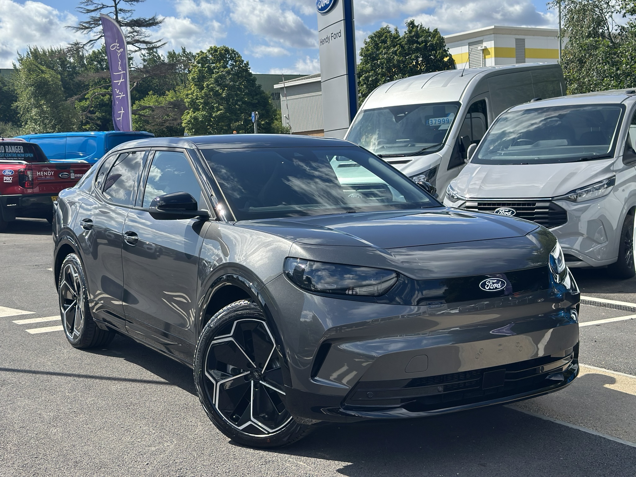 CAPRI PREMIUM 5 DOOR 77KWH EXTENDED RANGE RWD 1 SPEED AUTOMATIC