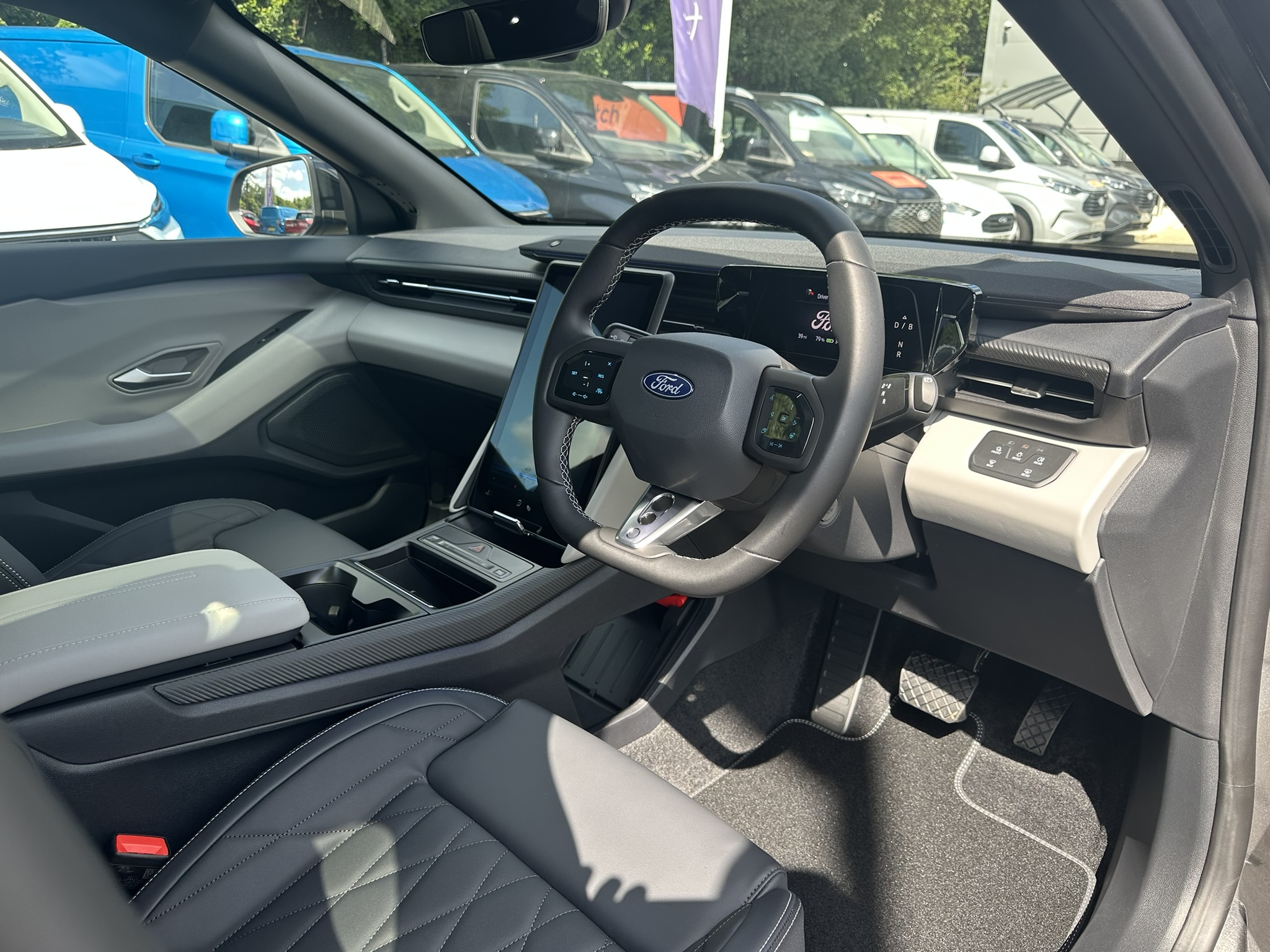 CAPRI PREMIUM 5 DOOR 77KWH EXTENDED RANGE RWD 1 SPEED AUTOMATIC