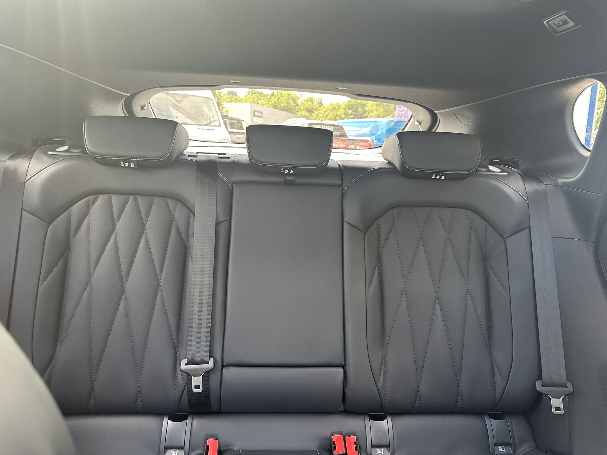 CAPRI PREMIUM 5 DOOR 77KWH EXTENDED RANGE RWD 1 SPEED AUTOMATIC