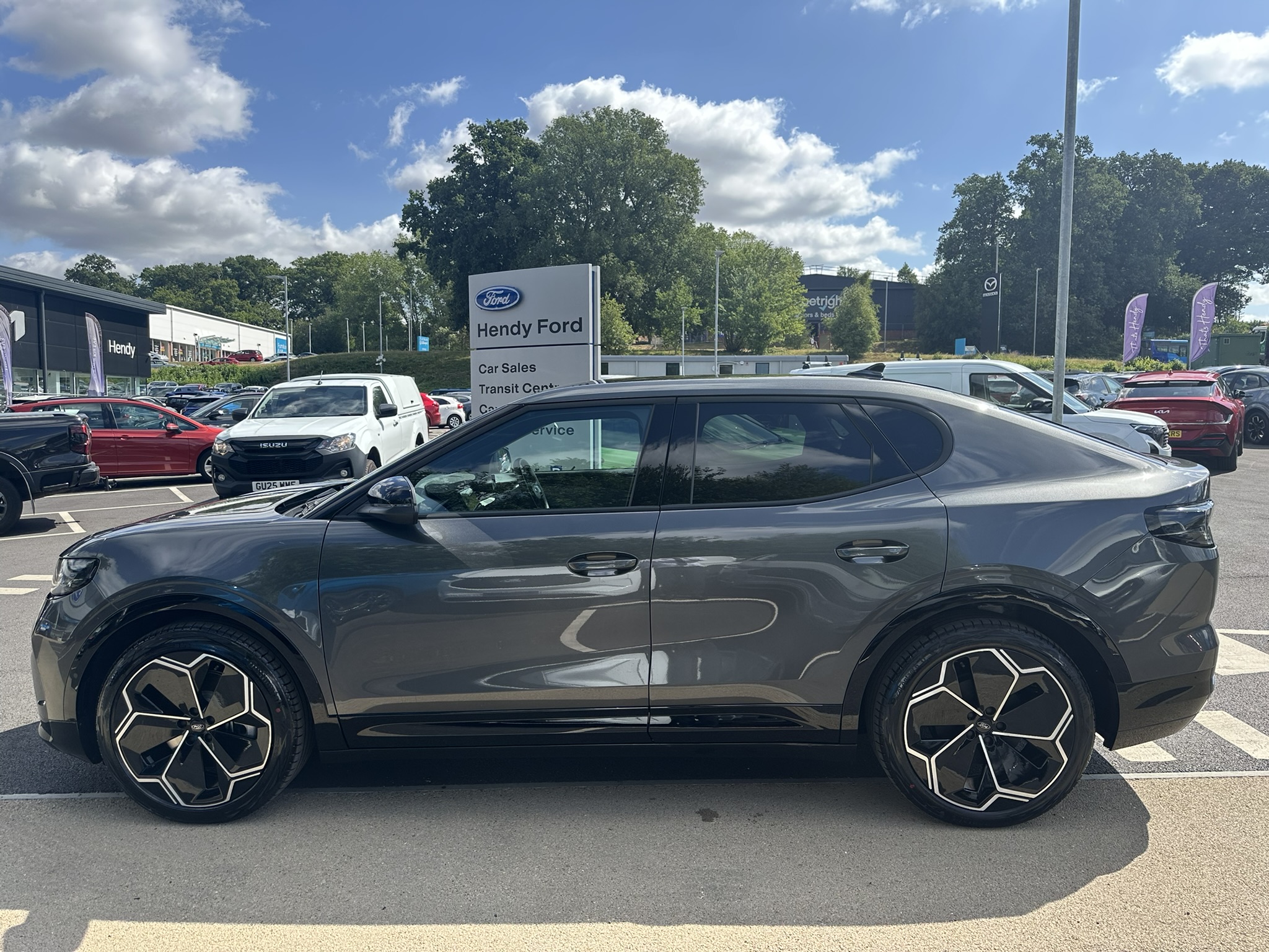 CAPRI PREMIUM 5 DOOR 77KWH EXTENDED RANGE RWD 1 SPEED AUTOMATIC