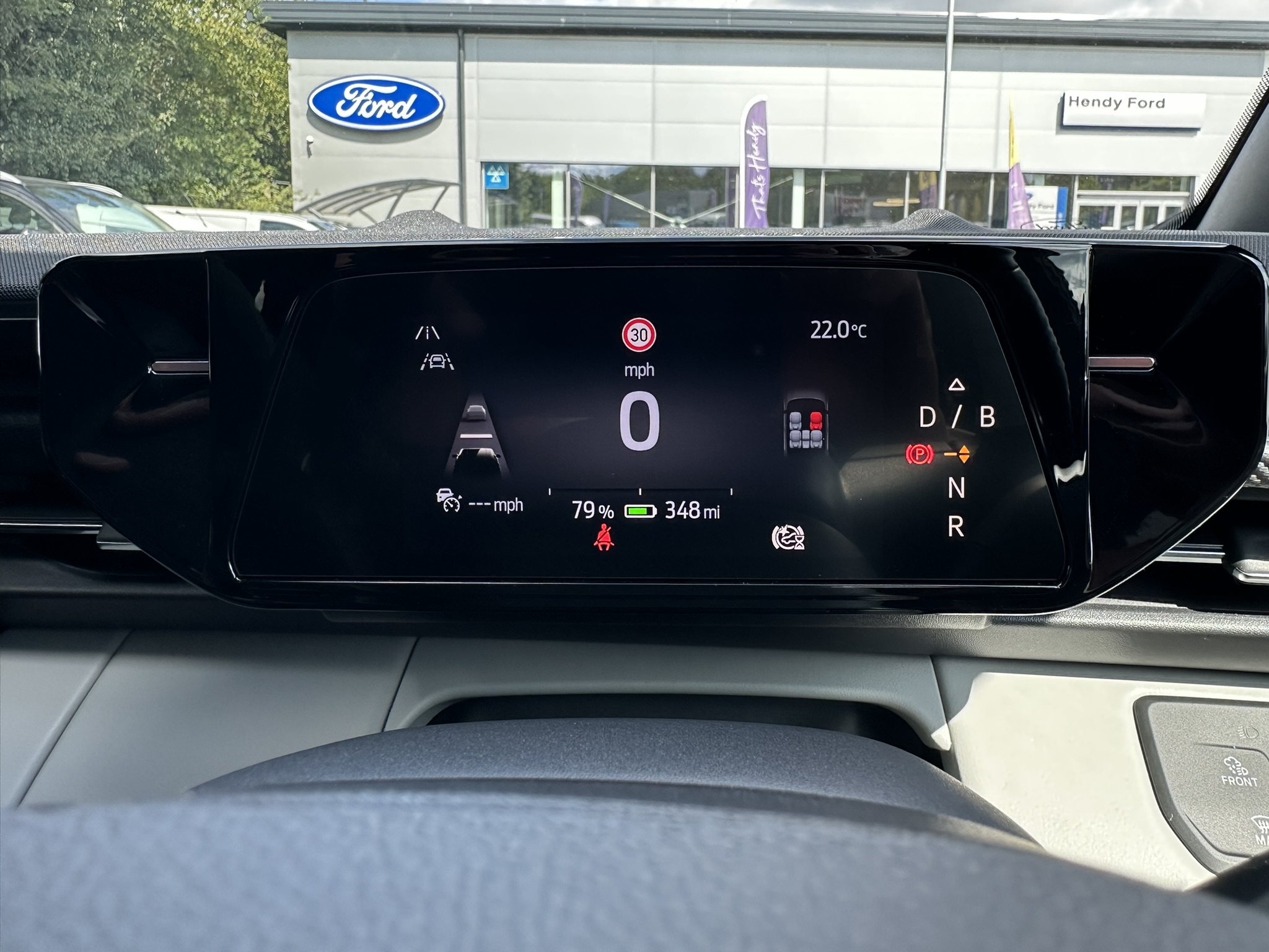 CAPRI PREMIUM 5 DOOR 77KWH EXTENDED RANGE RWD 1 SPEED AUTOMATIC