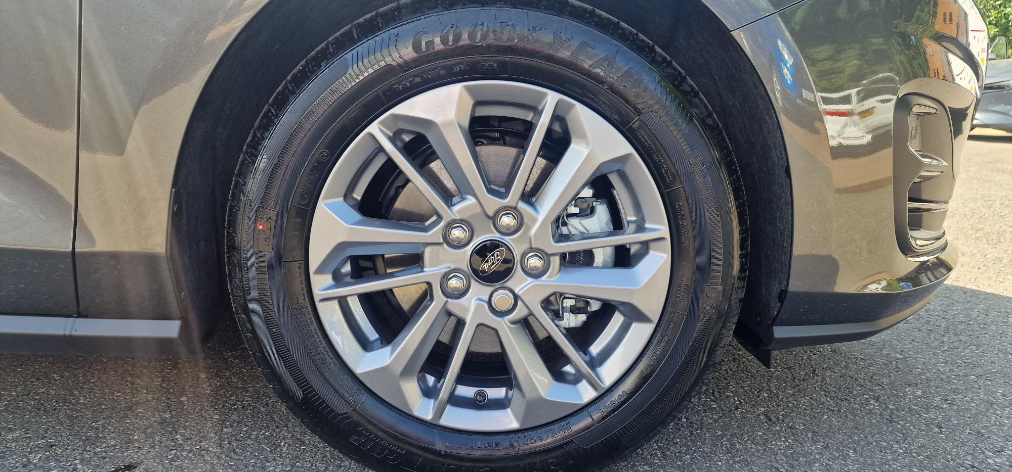 FORD FOCUS 1.0 ECOBOOST HYBRID MHEV 155 TITANIUM 5DR AUTO