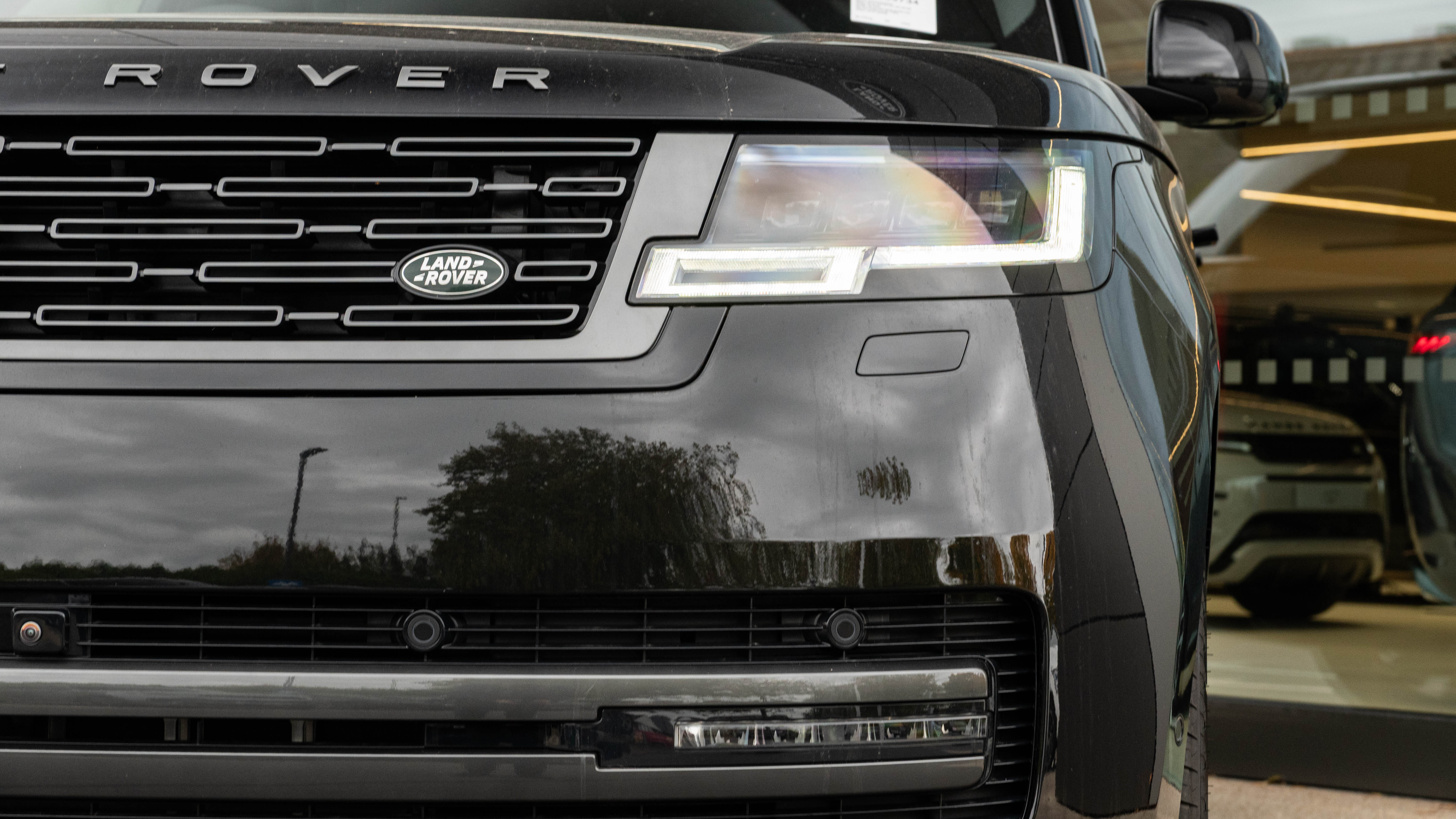 RANGE ROVER 3.0 P460E HSE 4DR AUTO ESTATE