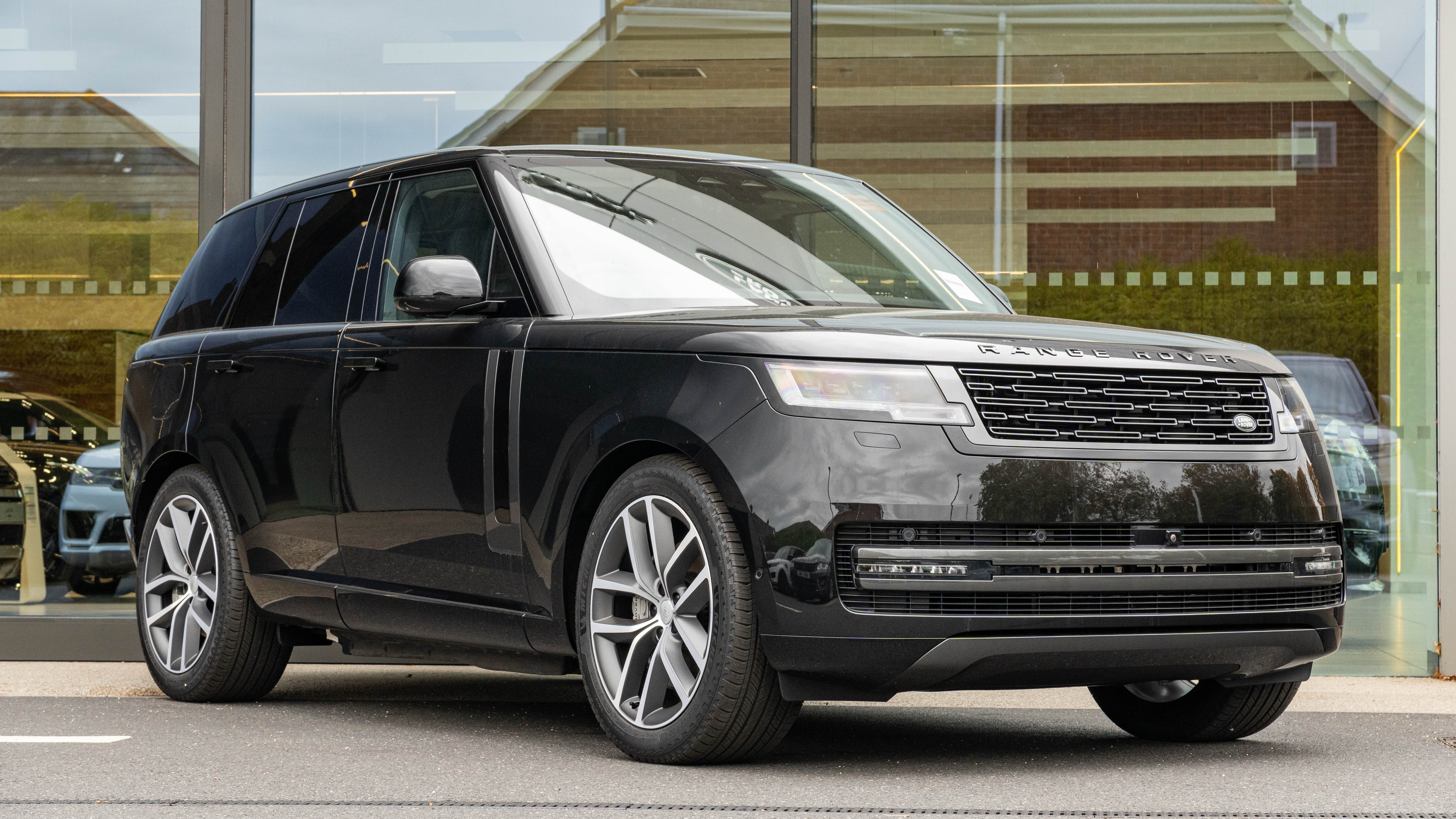 RANGE ROVER 3.0 P460E HSE 4DR AUTO ESTATE
