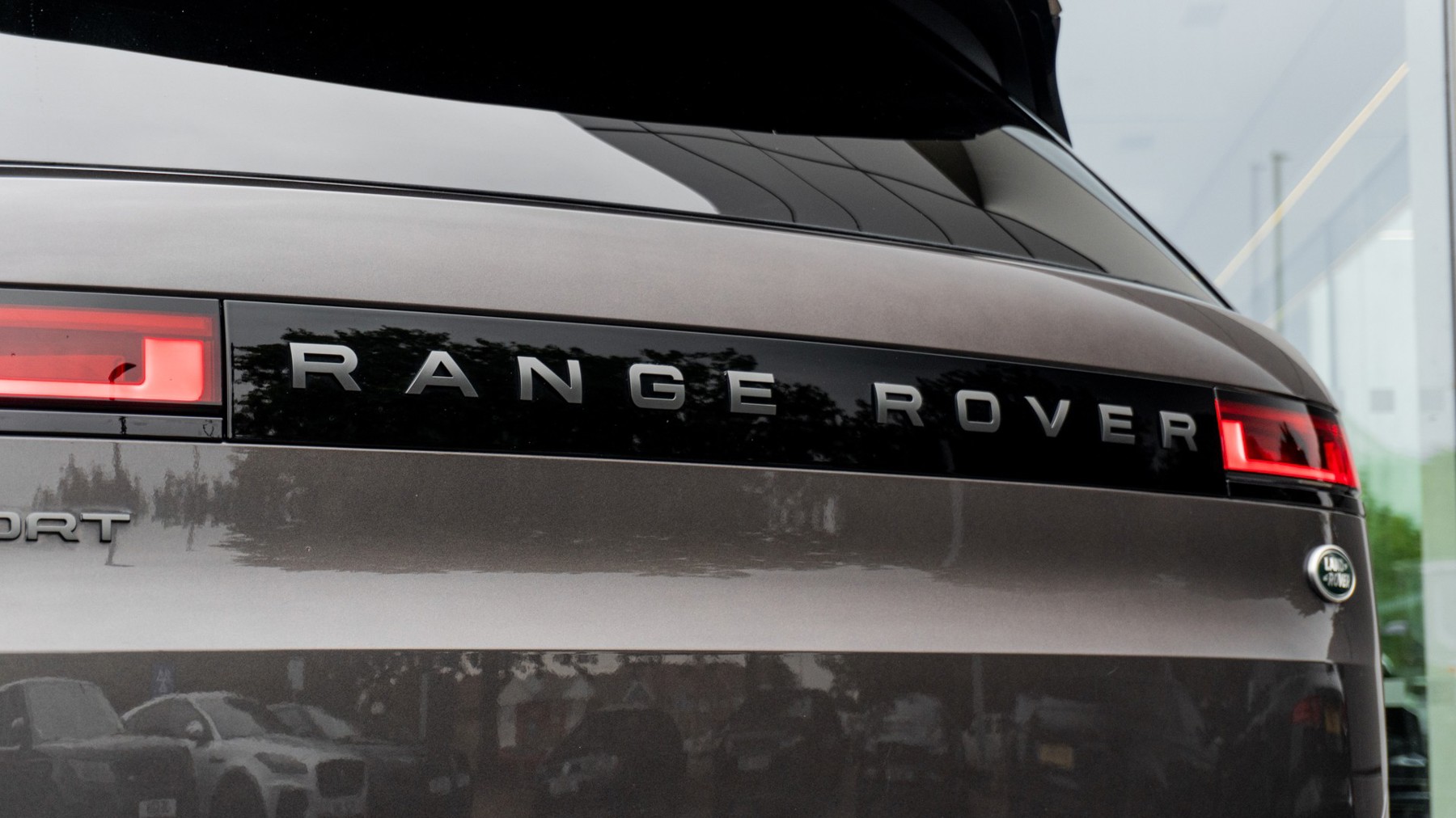 Land Rover RANGE ROVER SPORT, SUV, Charente Grey .