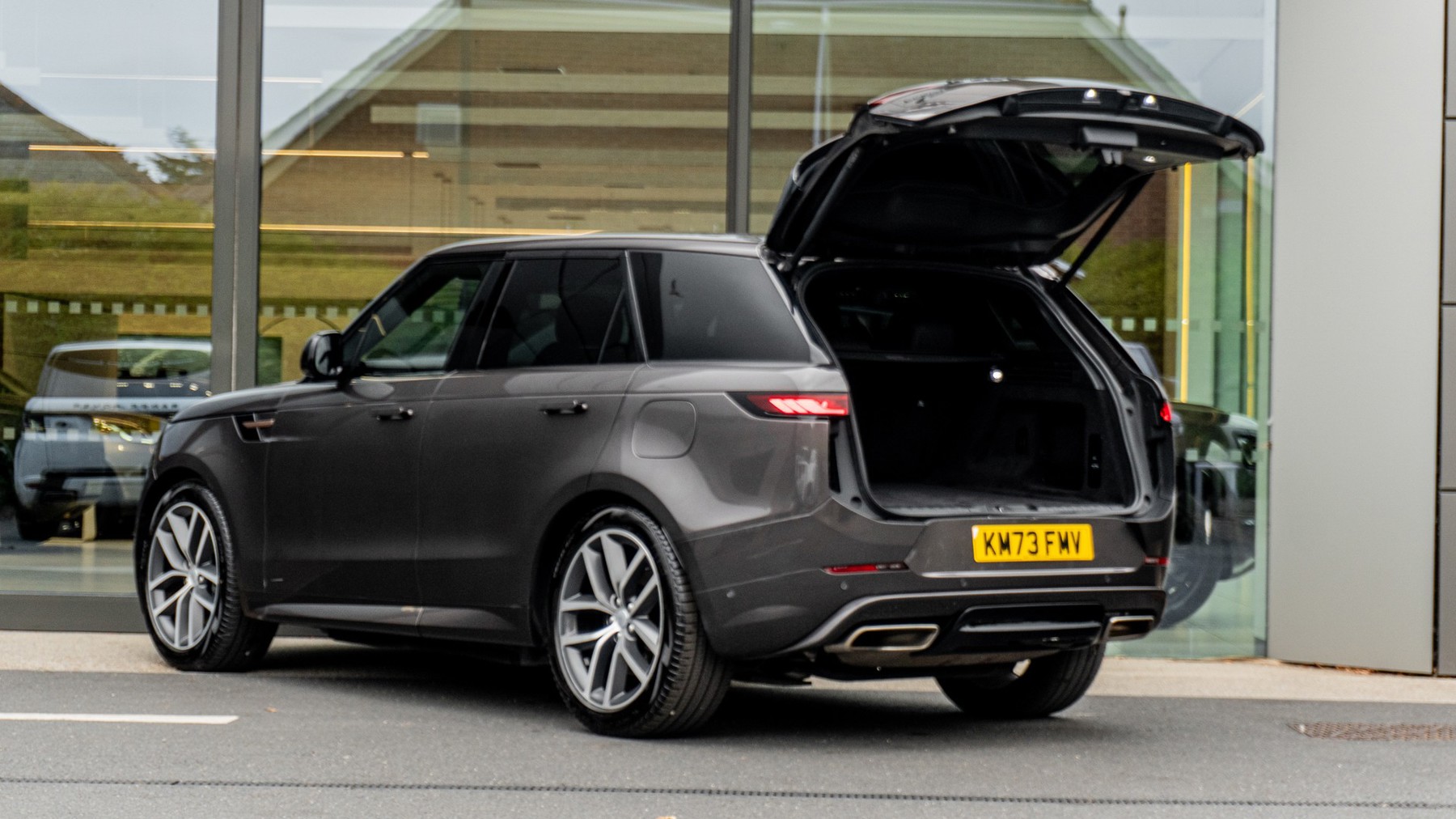 Land Rover RANGE ROVER SPORT, SUV, Charente Grey .