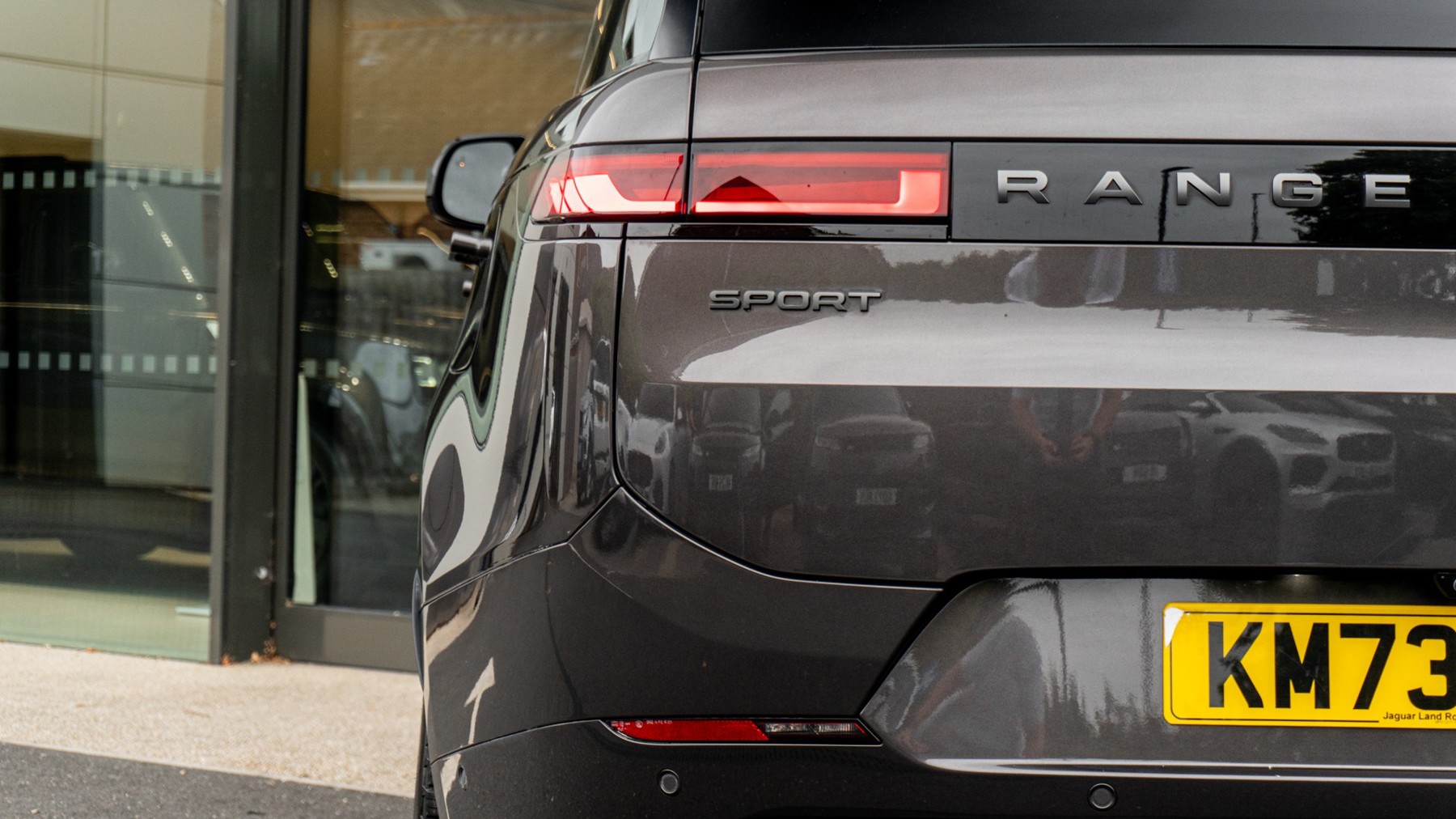 Land Rover RANGE ROVER SPORT, SUV, Charente Grey .