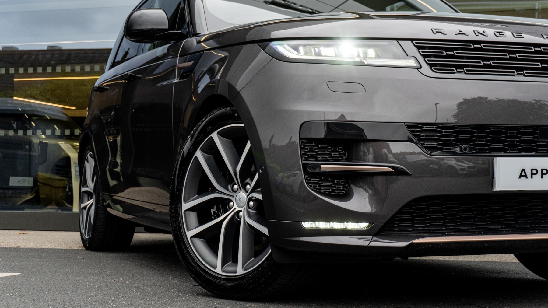 Land Rover RANGE ROVER SPORT, SUV, Charente Grey .